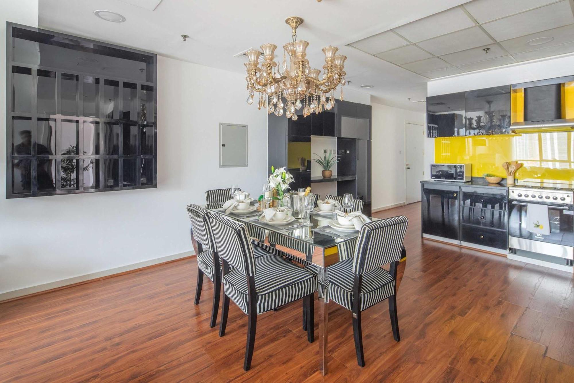 Frank Porter - Rbc Tower Apartment