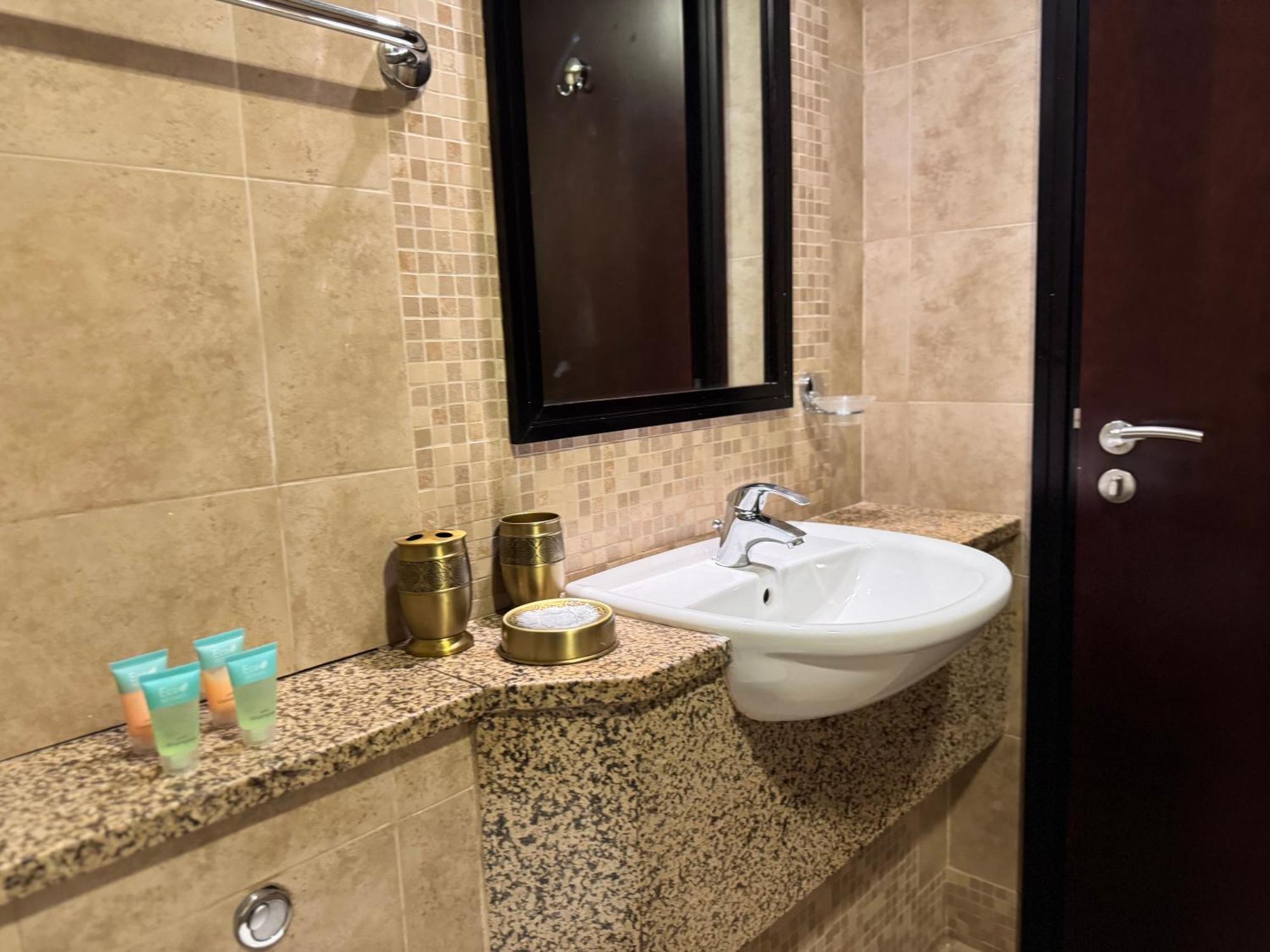 Ashri Stylish African-inspired In Difc Apartment Dubai