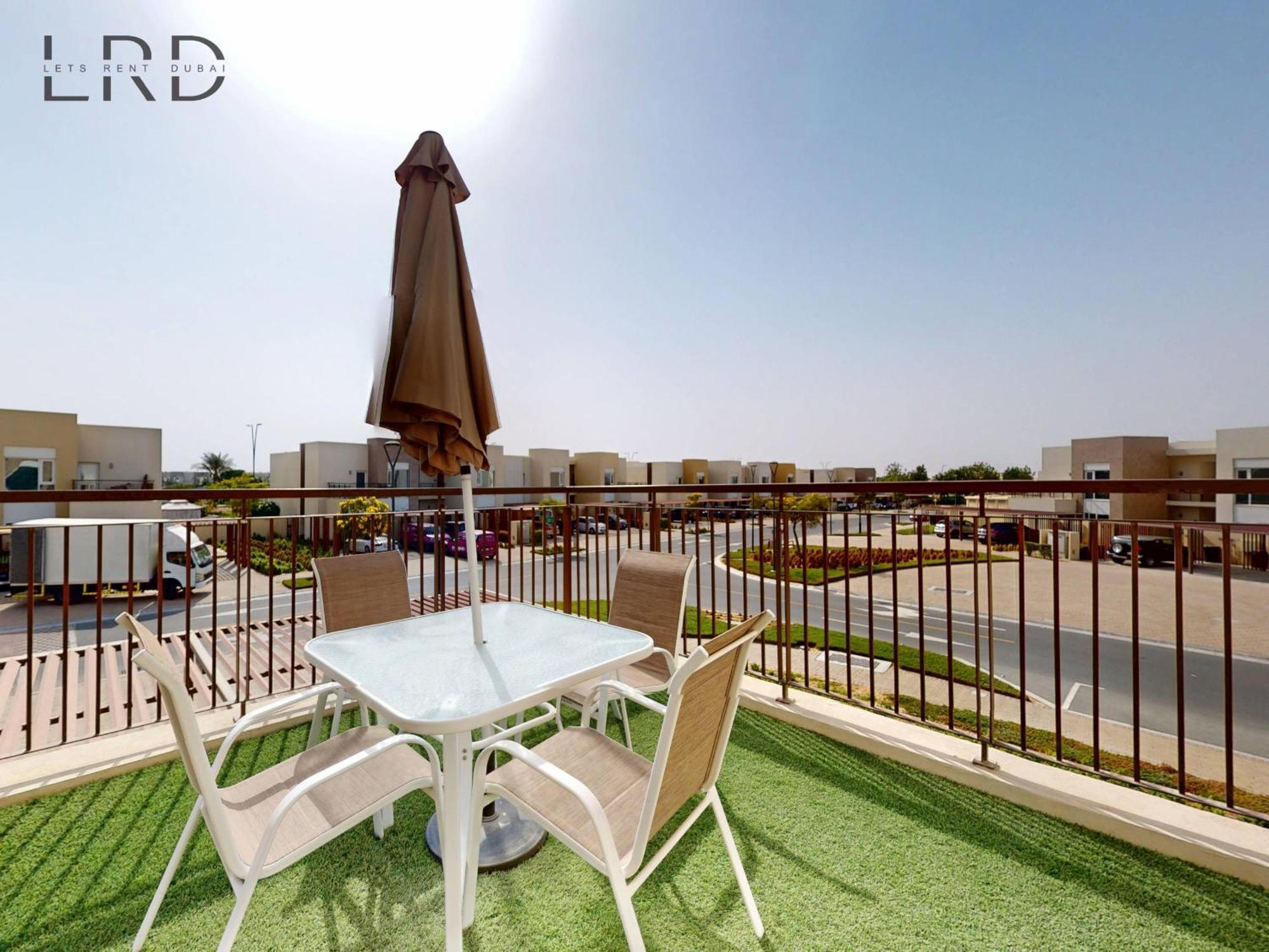 Bright And Cozy 2br In Emaar South Apartment
