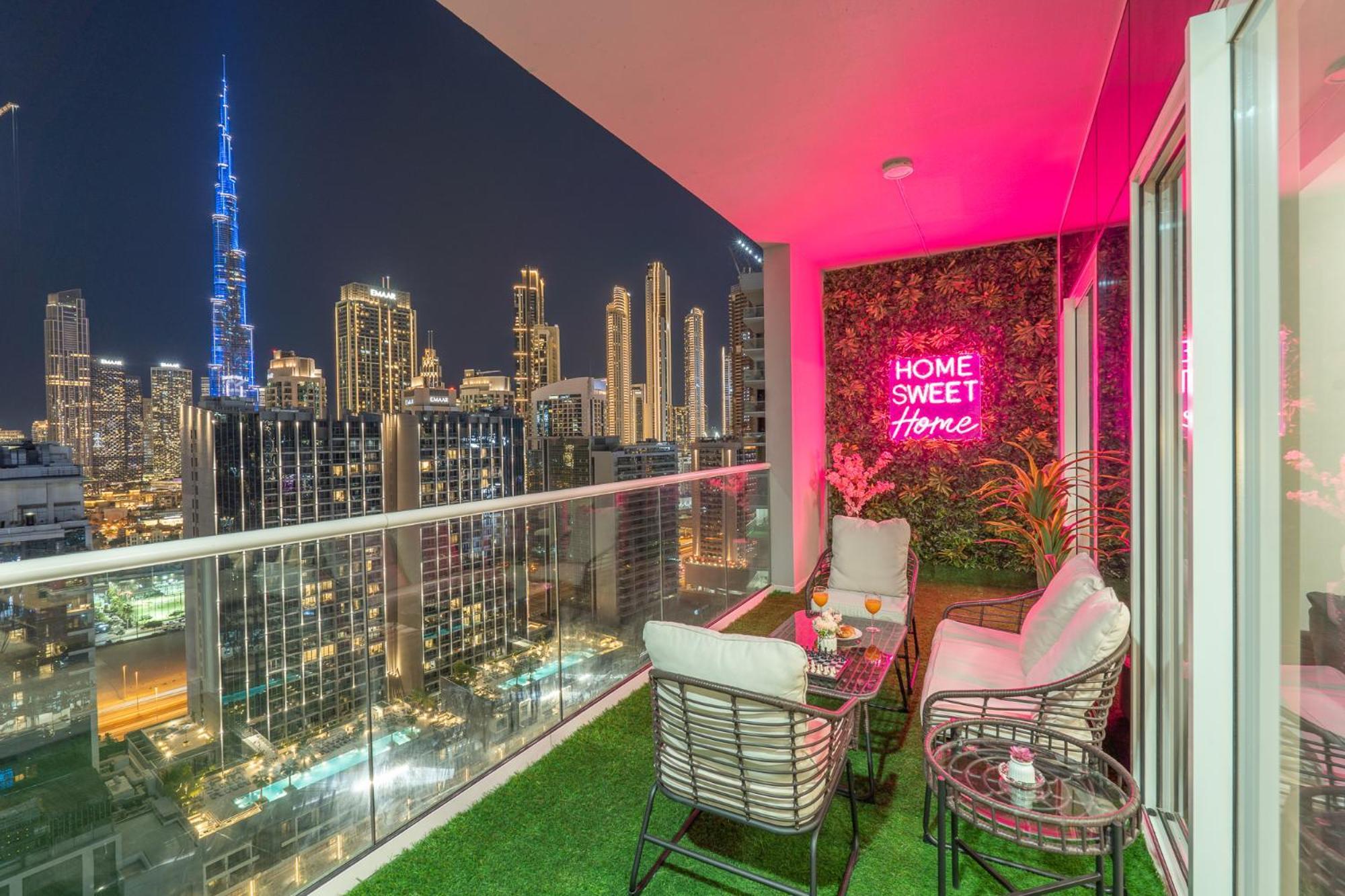 Apartment Burj View - Chic 2br - 5min Mall Canal
