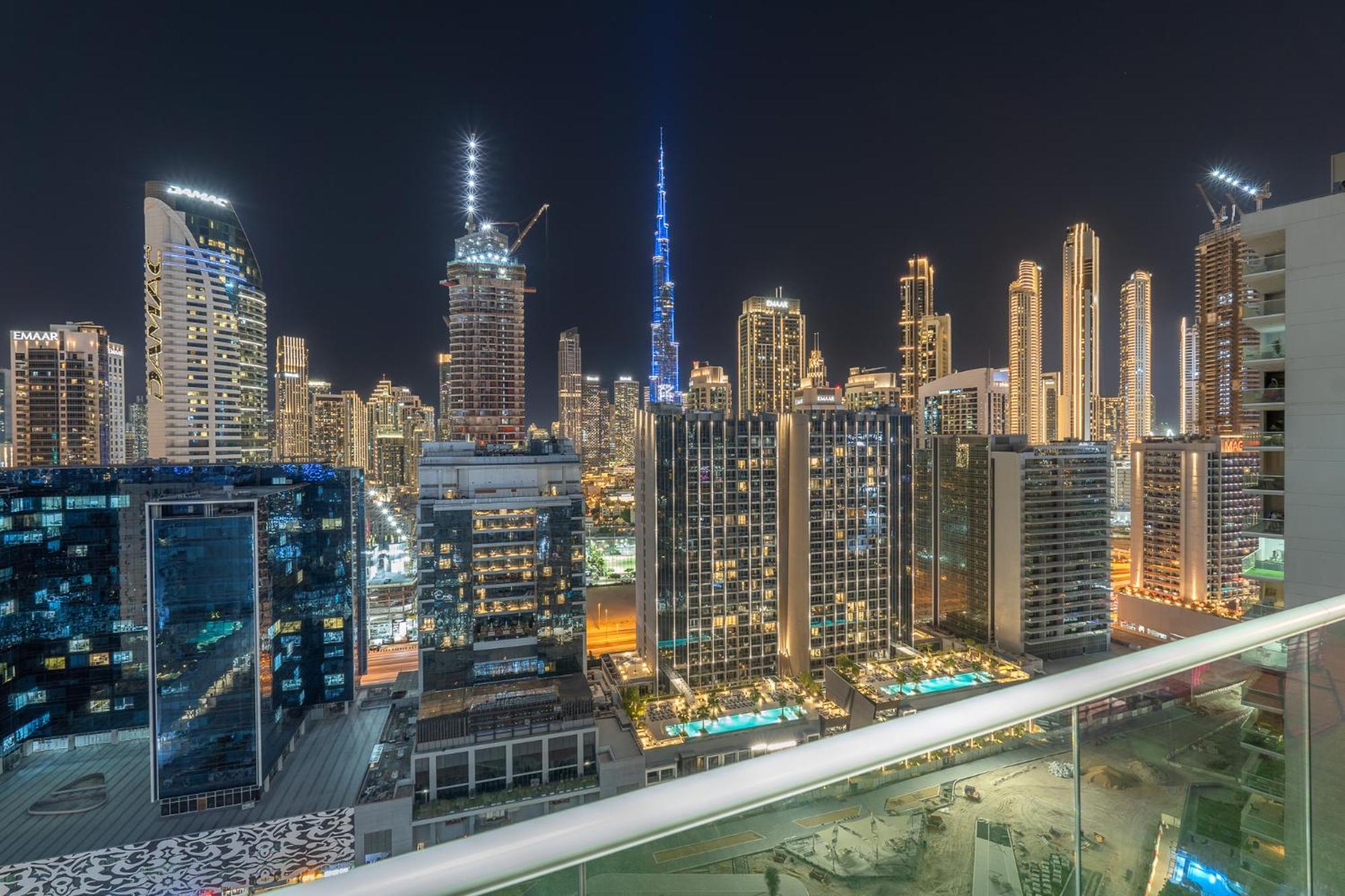Apartment Burj View - Chic 2br - 5min Mall Canal *