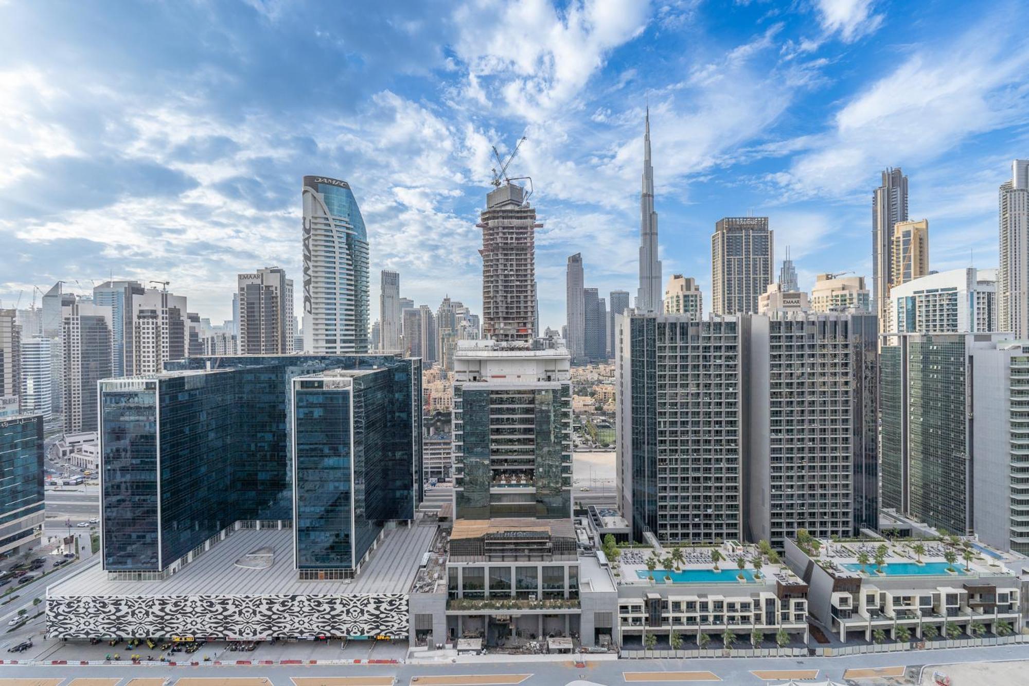 Apartment Burj View - Chic 2br - 5min Mall Canal Dubai
