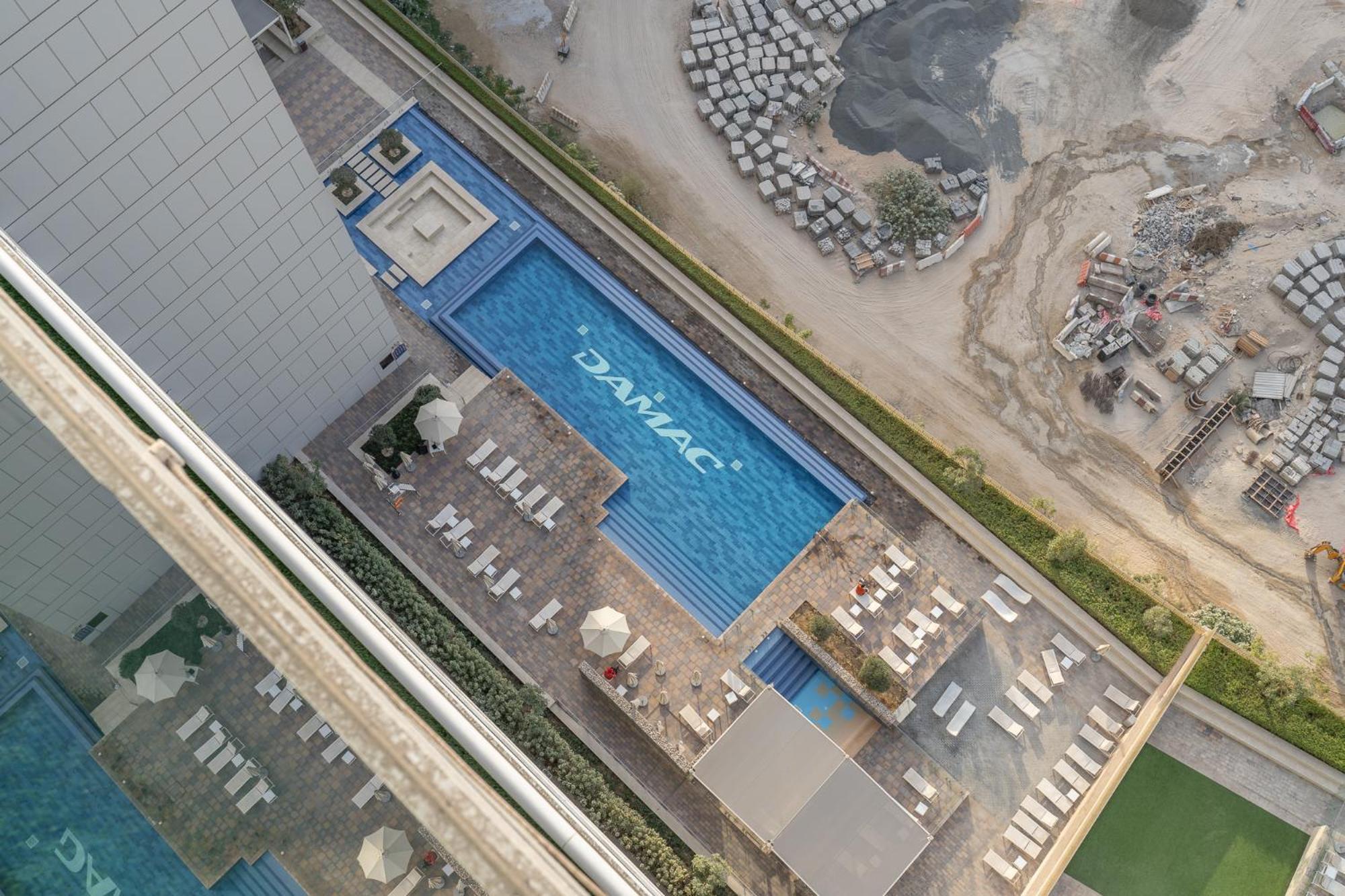 Burj View - Chic 2br - 5min Mall Canal * Dubai
