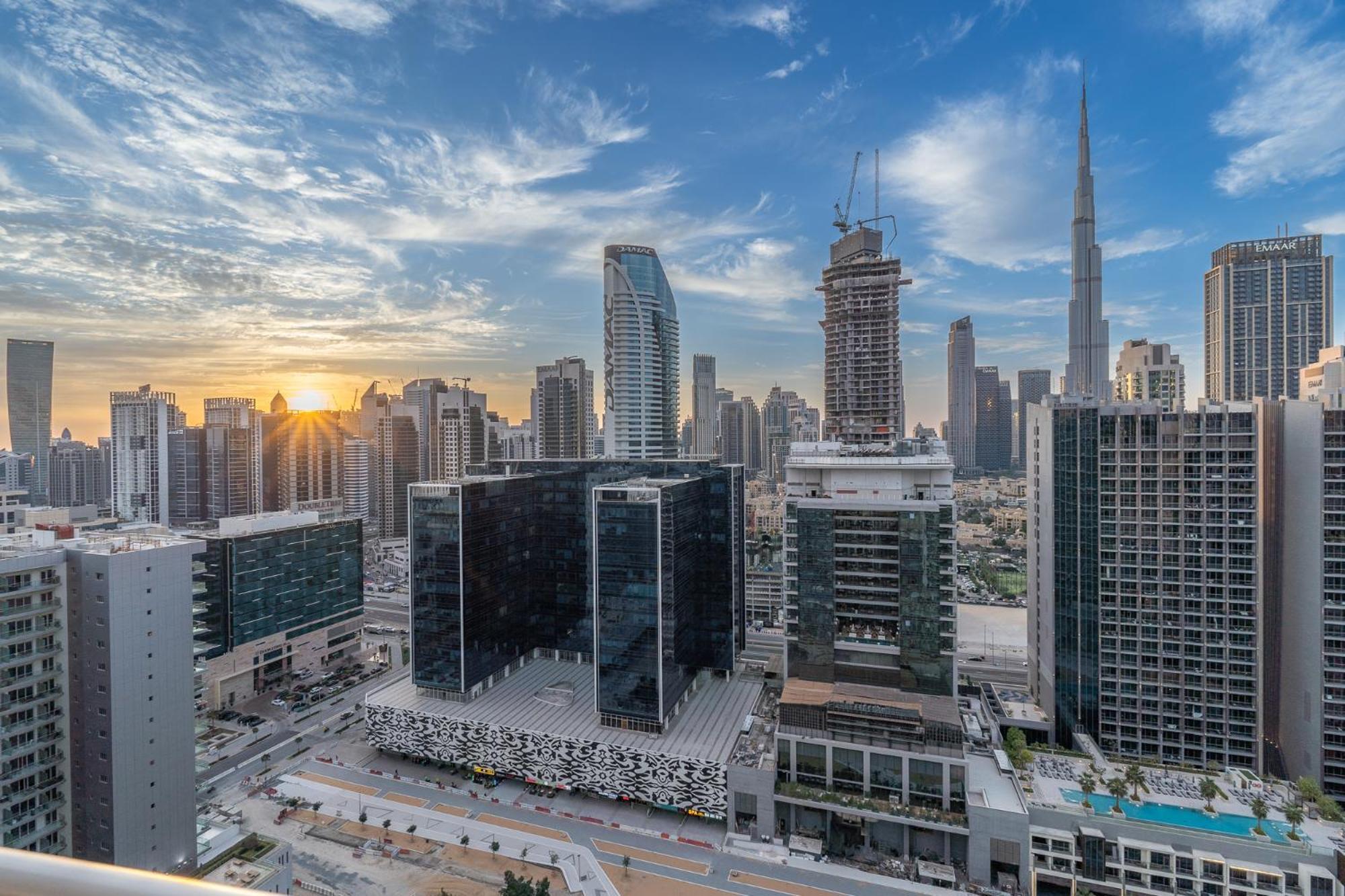 Apartment Burj View - Chic 2br - 5min Mall Canal *