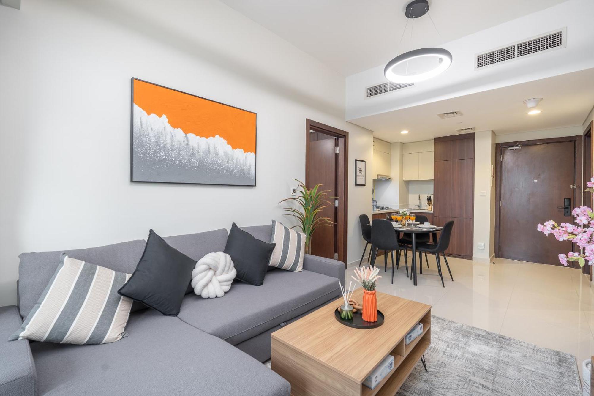 Burj View - Chic 2br - 5min Mall Canal * Dubai