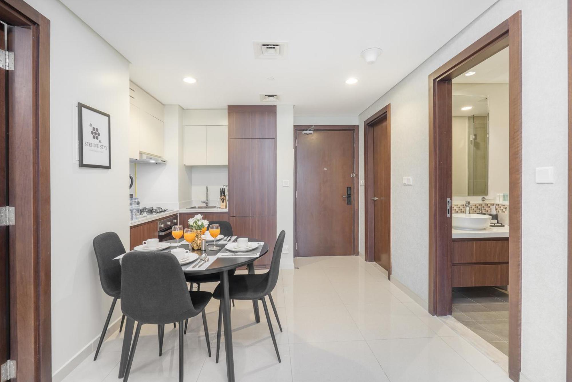Apartment Burj View - Chic 2br - 5min Mall Canal