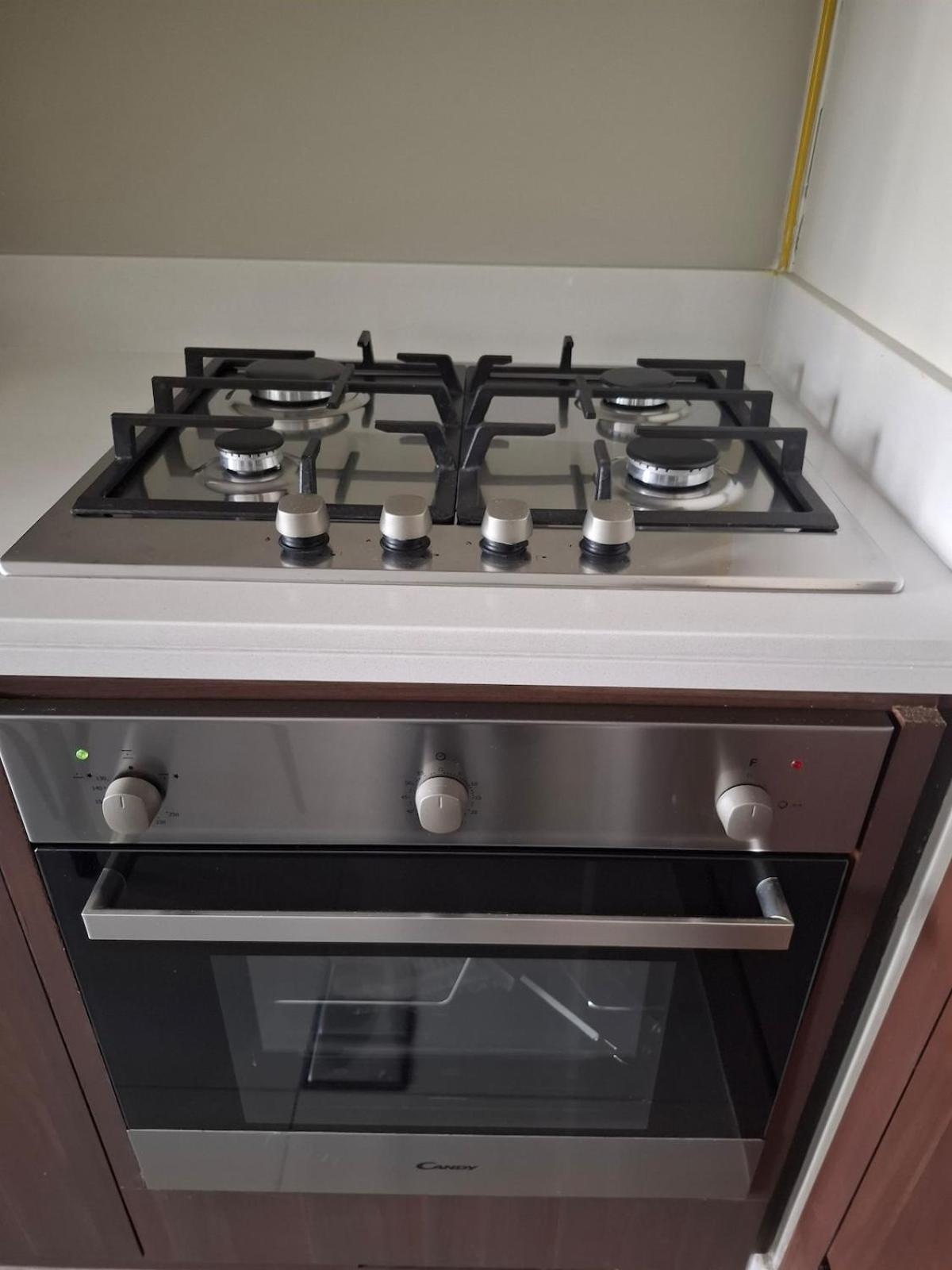 Burj View - Chic 2br - 5min Mall Canal Apartment