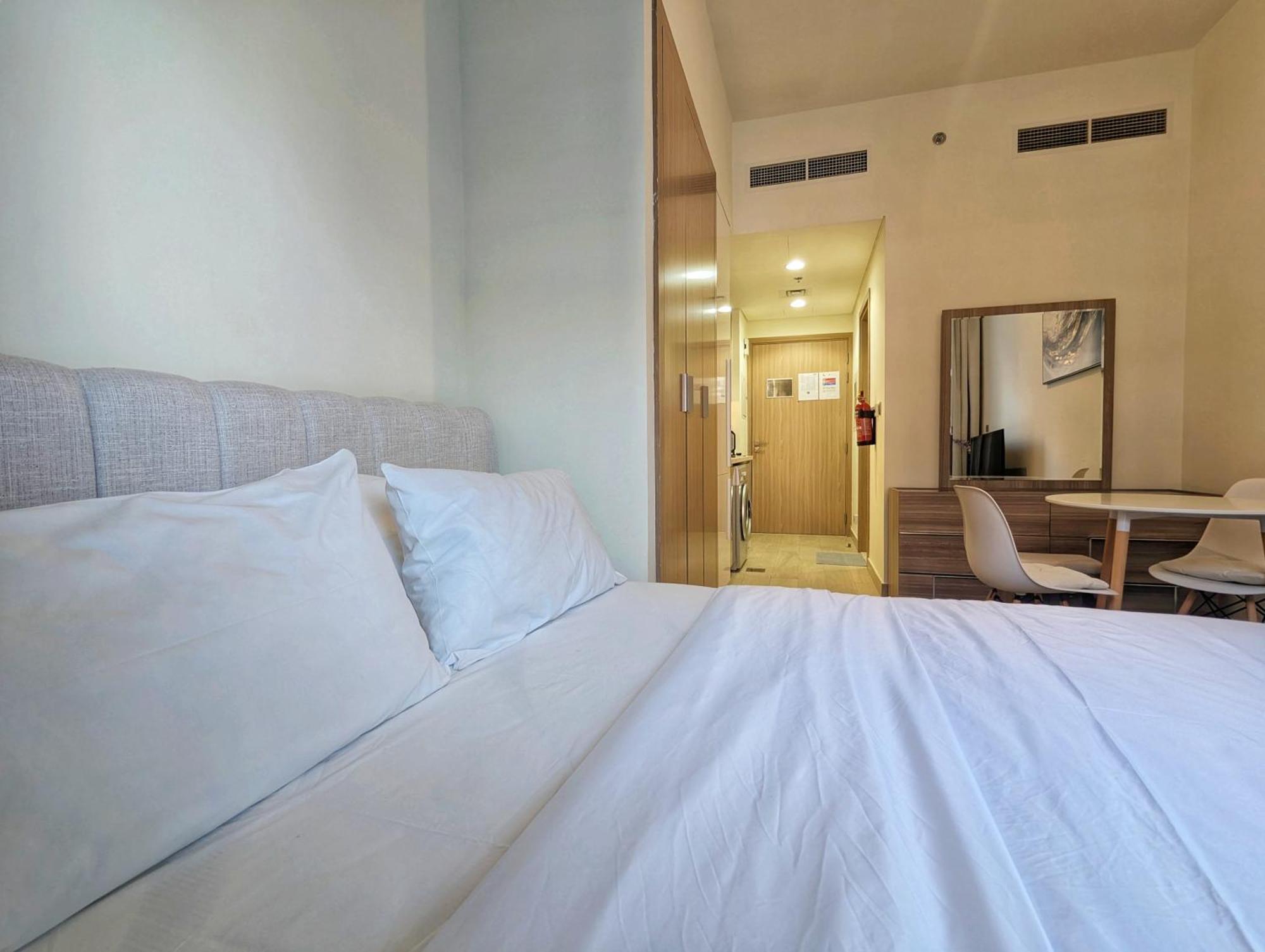 Apartment Fully Furnished Modern Nearby Meydan Racecourse Dubai