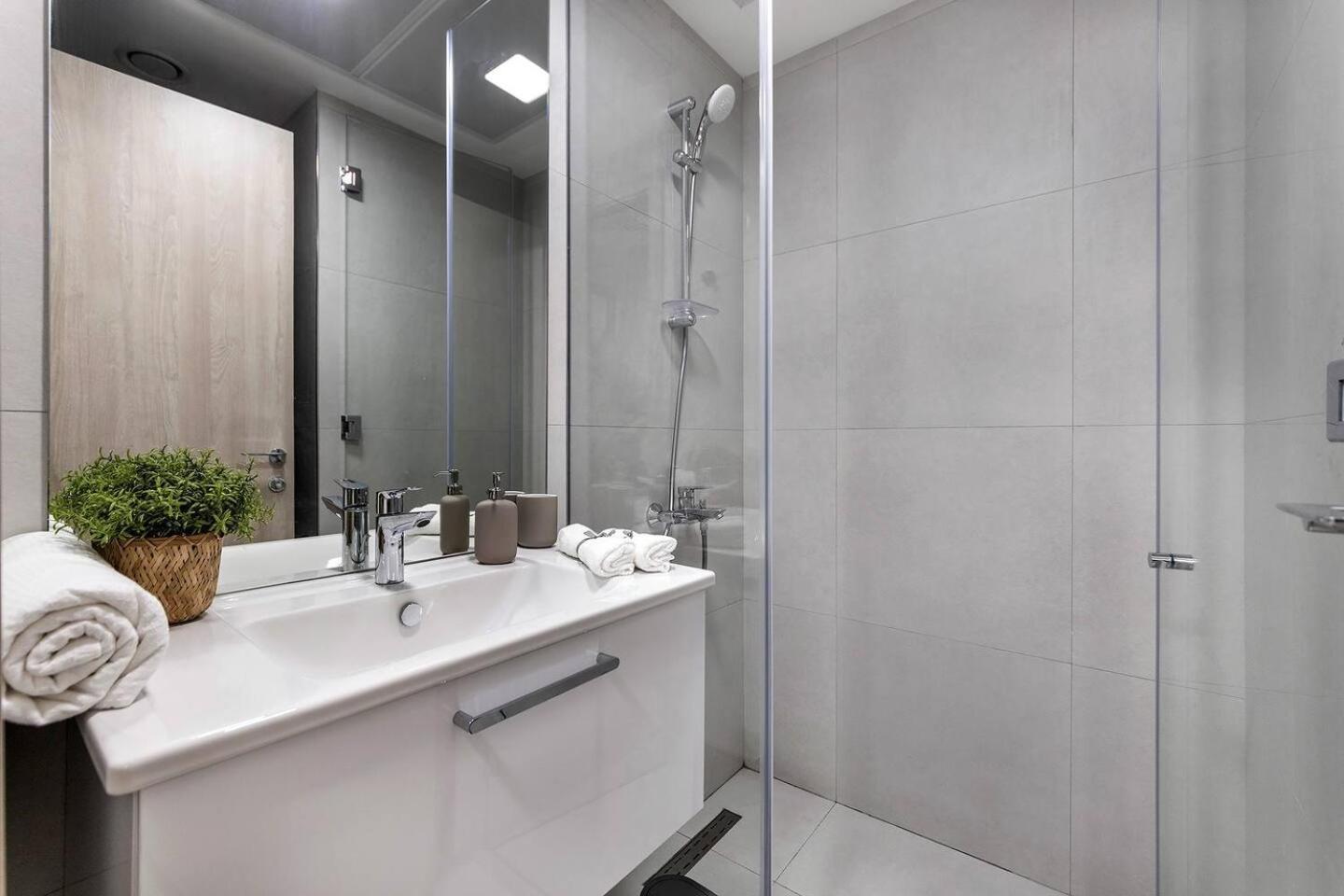 Apartment Comfortable In Jvc Swimming Pool, Gym Dubai