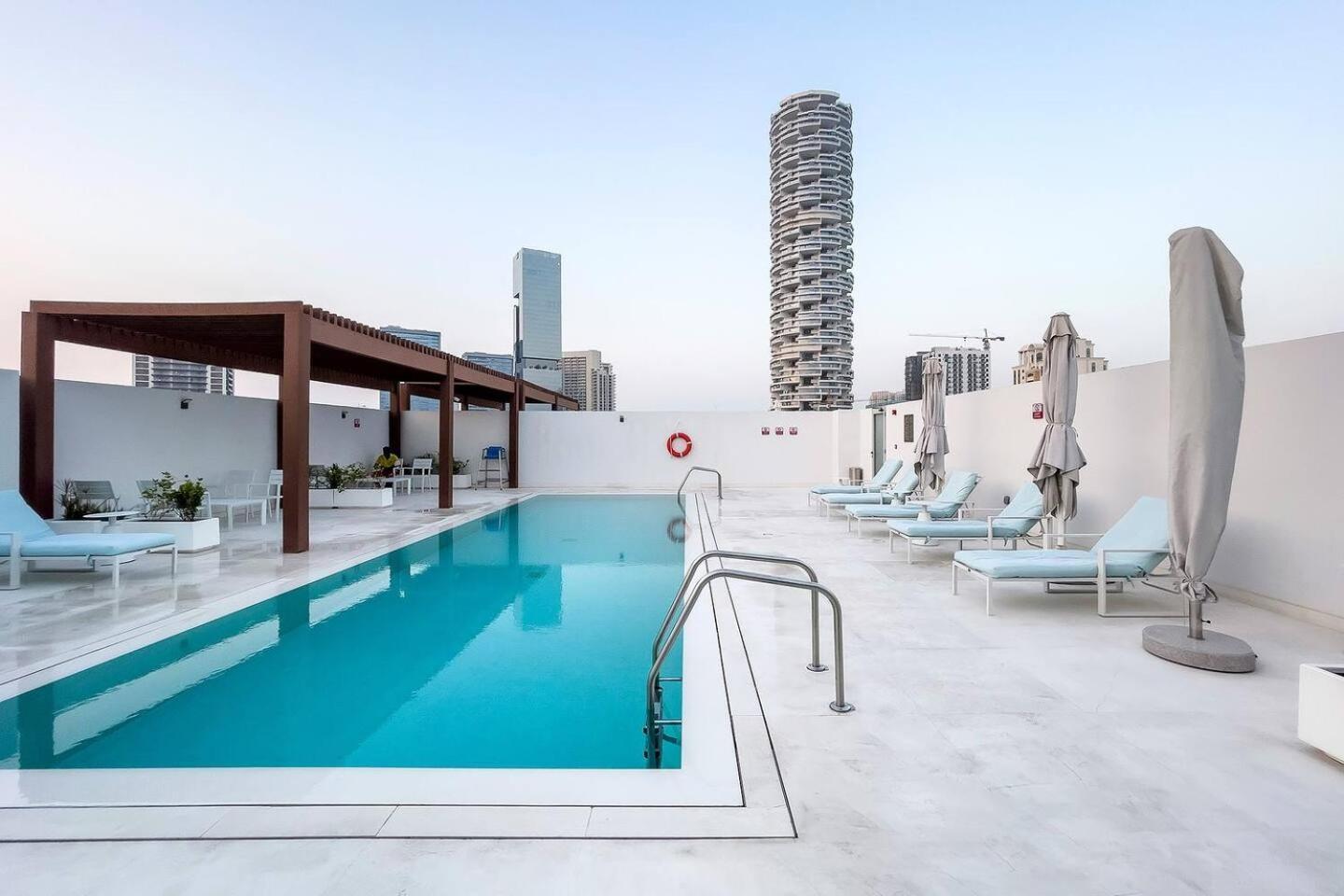 Comfortable In Jvc Swimming Pool, Gym * Dubai