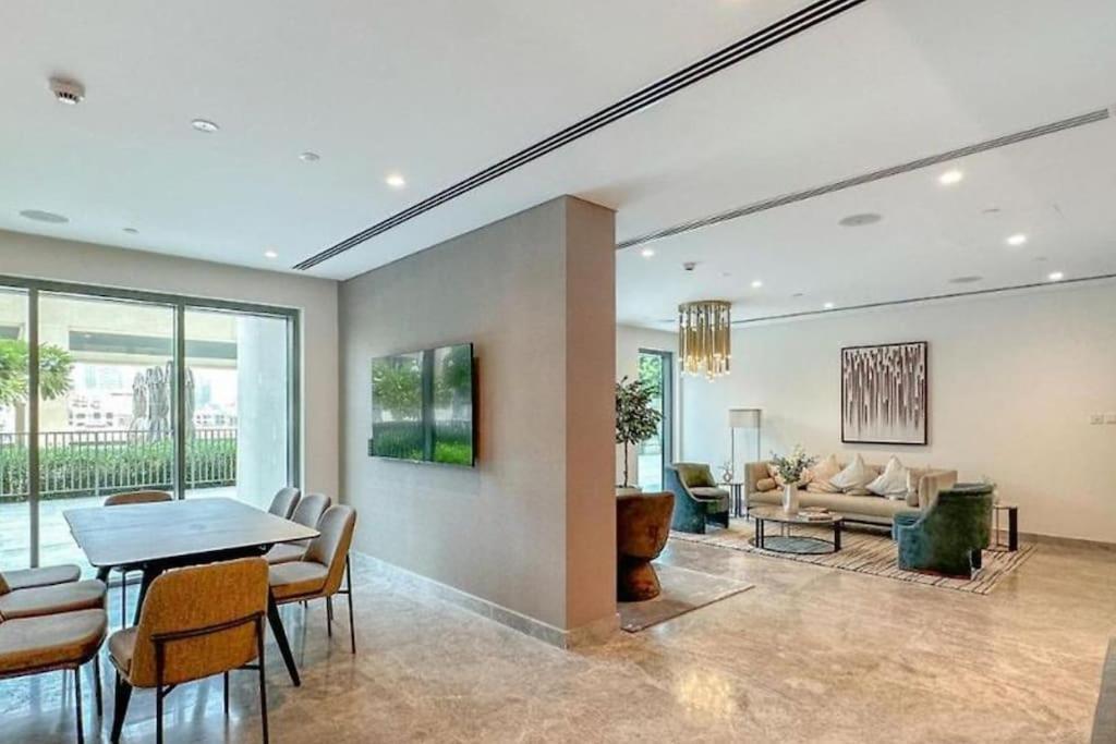 Lux I Full Burj View - 1 Min Mall Apartment *