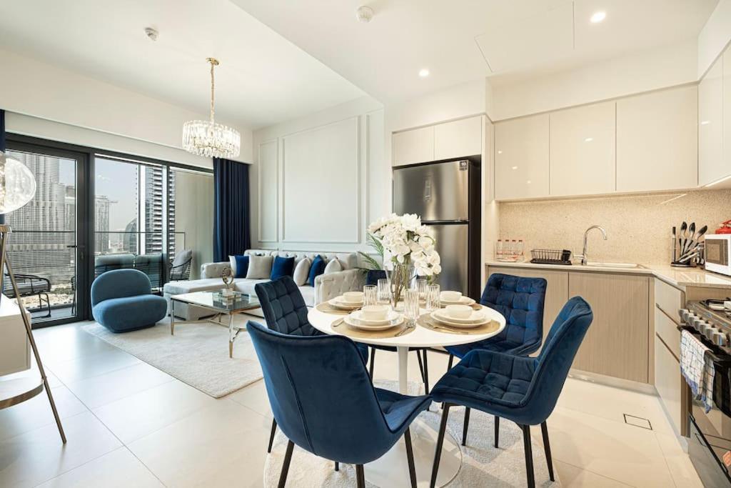 Apartment Lux I Full Burj View - 1 Min Mall Dubai