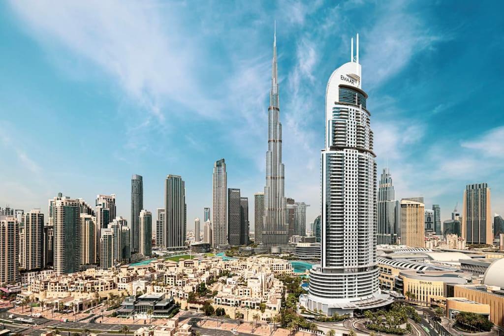 Lux I Full Burj View - 1 Min Mall Apartment Dubai