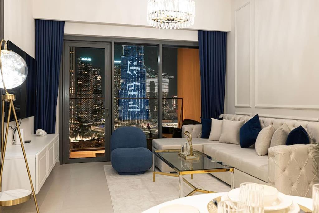 Lux I Full Burj View - 1 Min Mall *