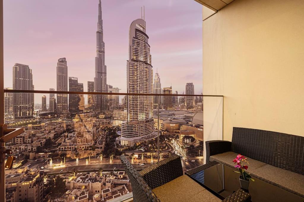 Lux I Full Burj View - 1 Min Mall Apartment *