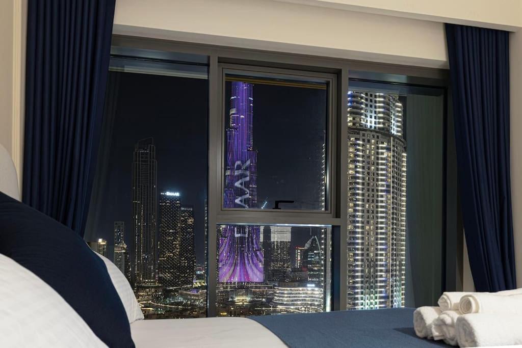 Apartment Lux I Full Burj View - 1 Min Mall Dubai
