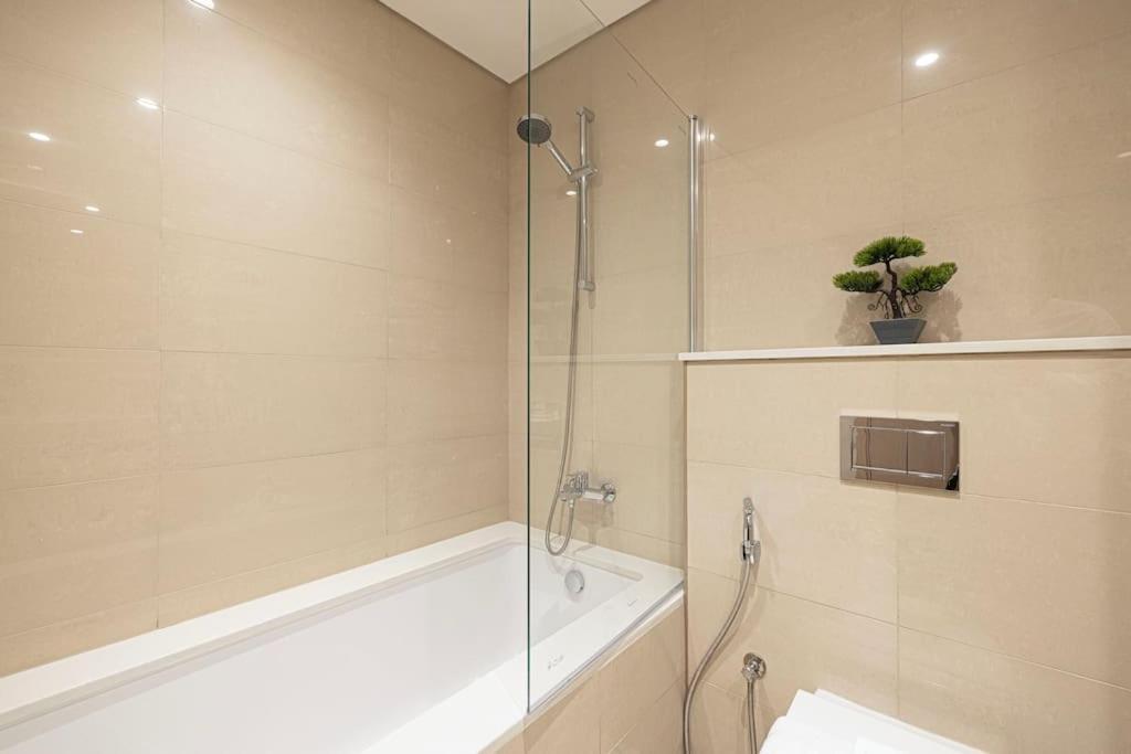 Lux I Full Burj View - 1 Min Mall Apartment *