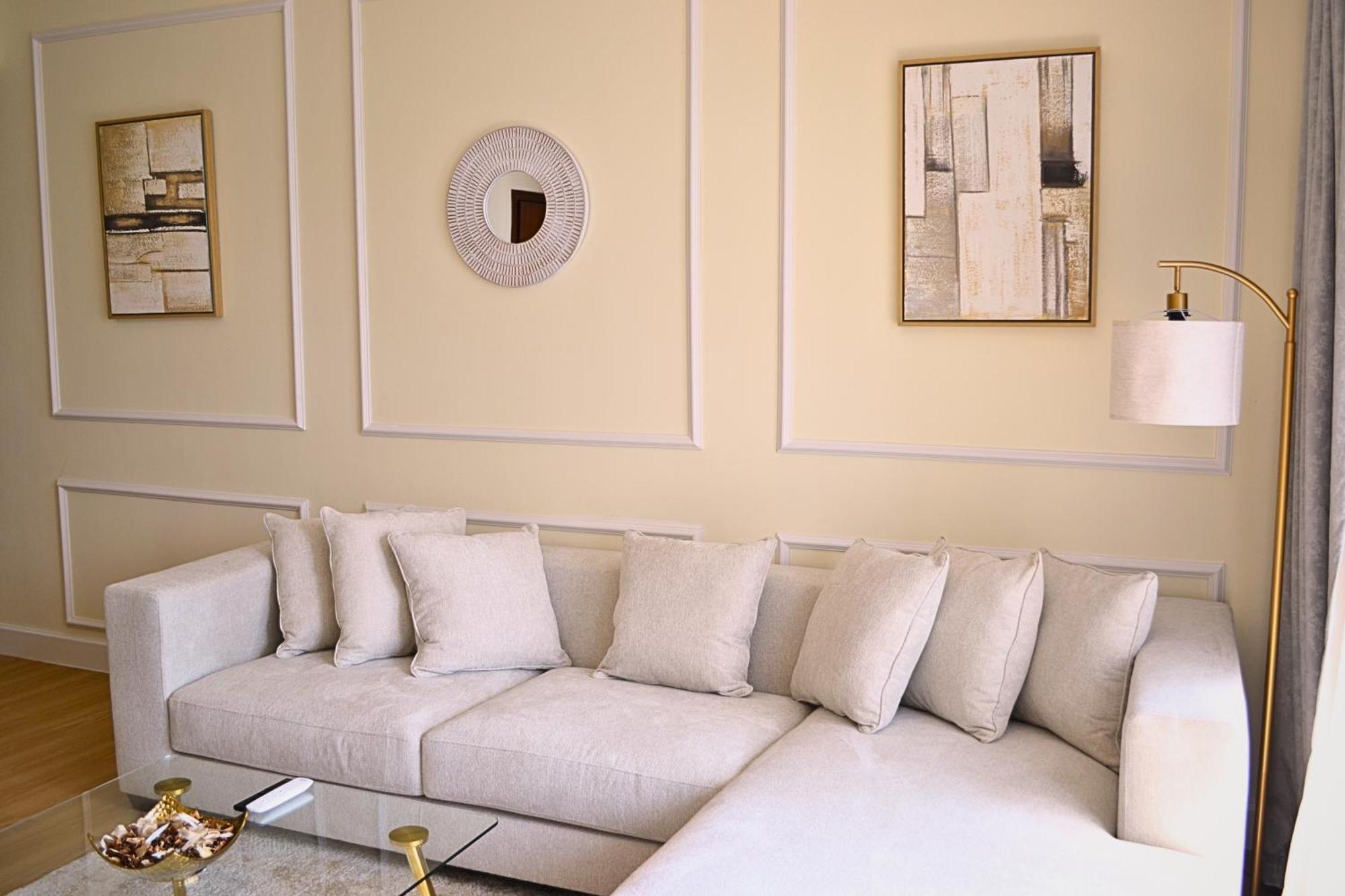 Perfect 1 Bedroom Boulevard,fountain & Opera View Apartment *