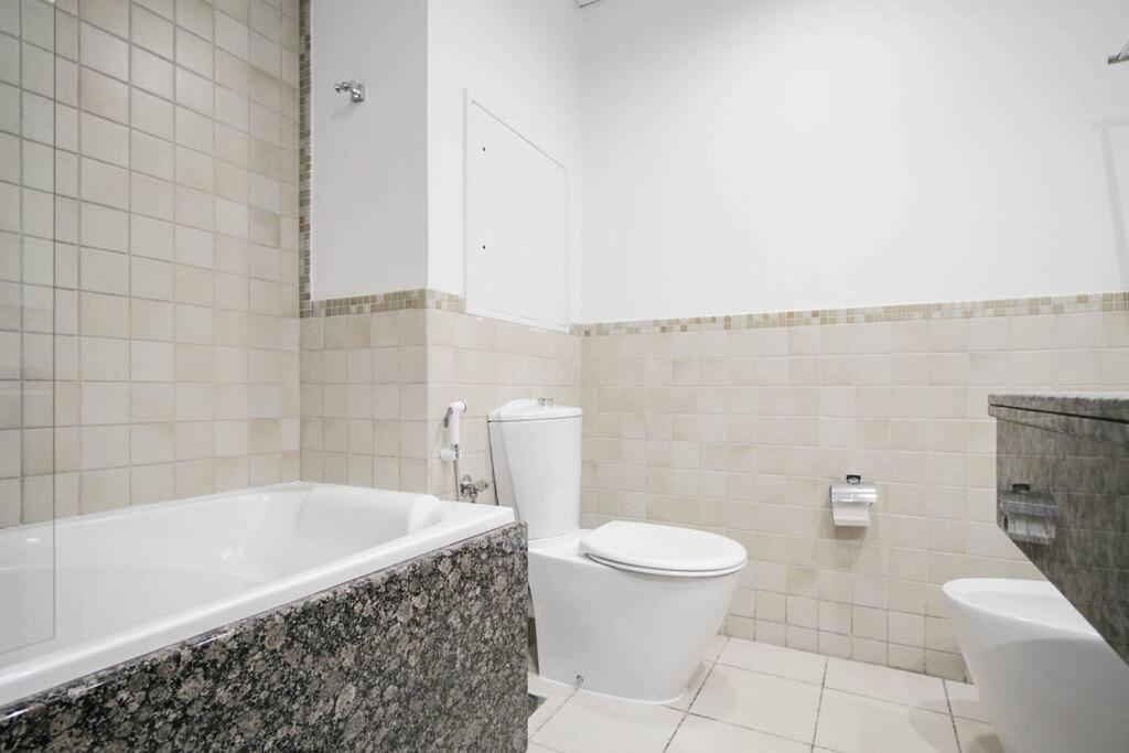 Stonetree - Furnished 1br Near The