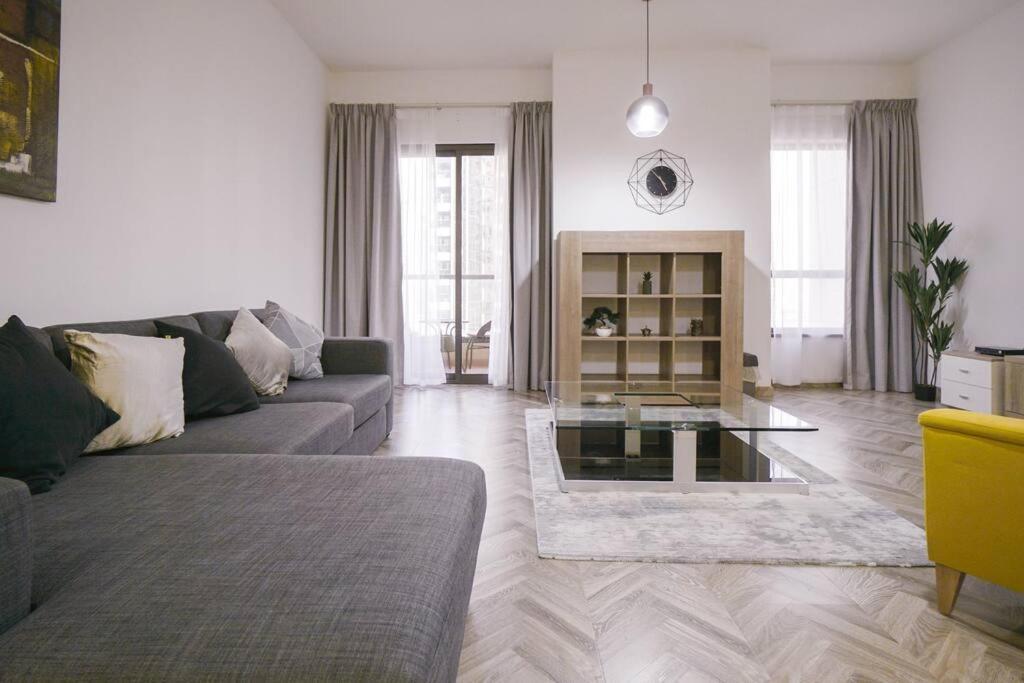 Stonetree - Furnished 1br Near The Apartment *
