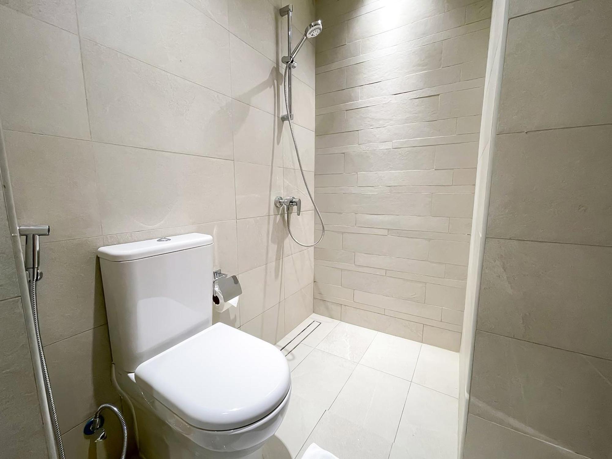 Modern Azizi Riviera 41 Apartment Dubai