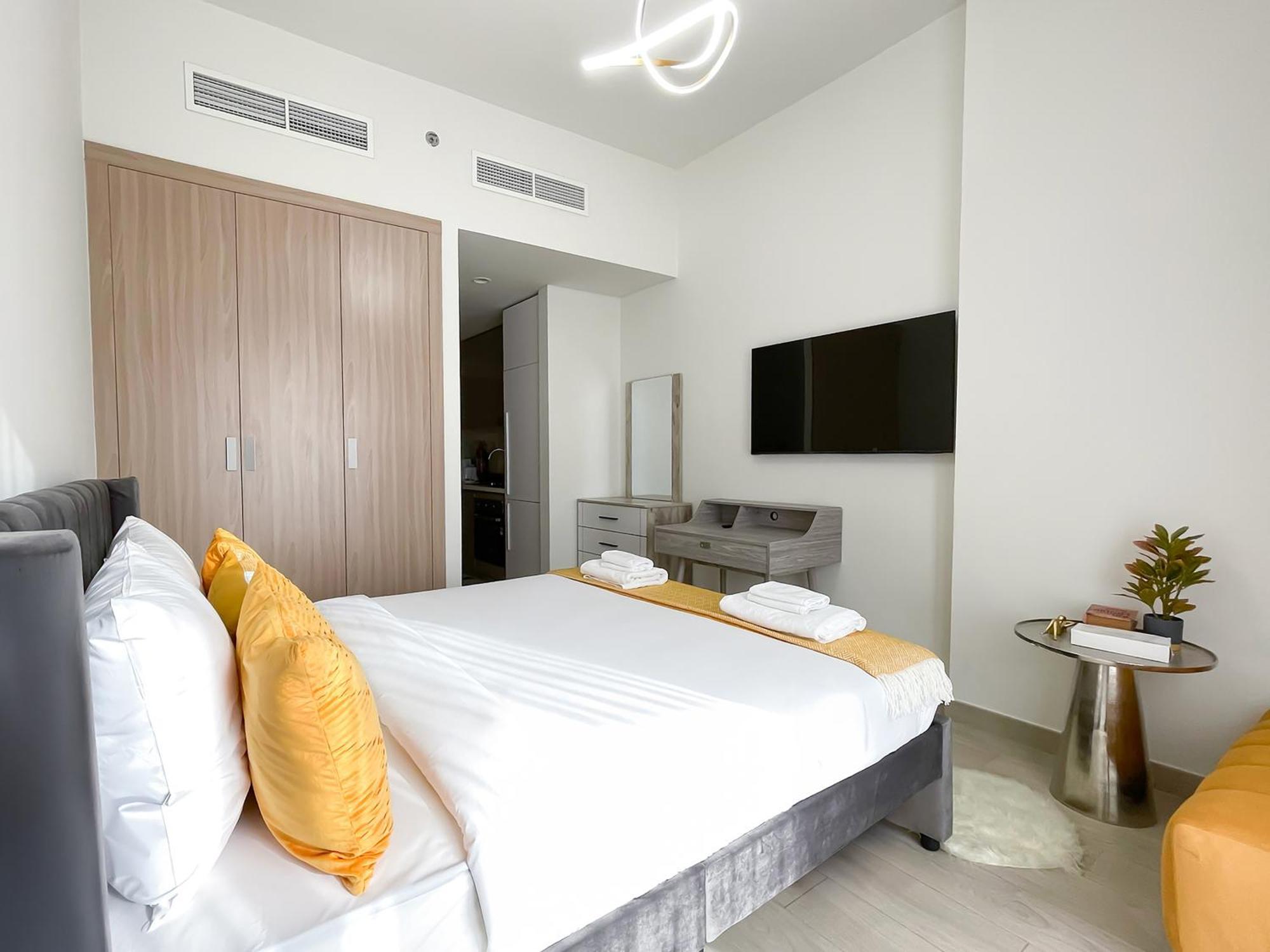 Apartment Modern Azizi Riviera 41 Dubai