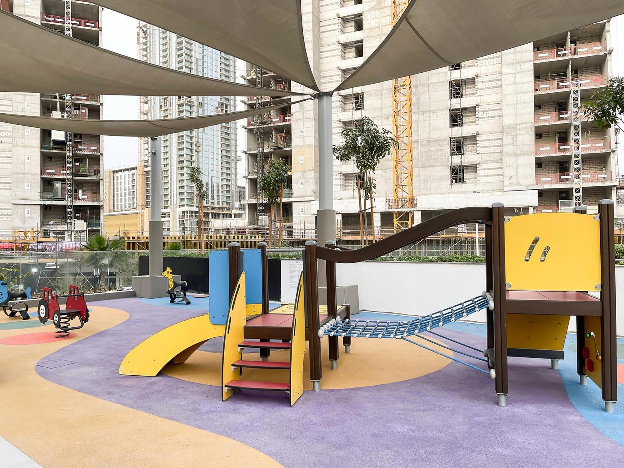 Modern Azizi Riviera 41 Apartment