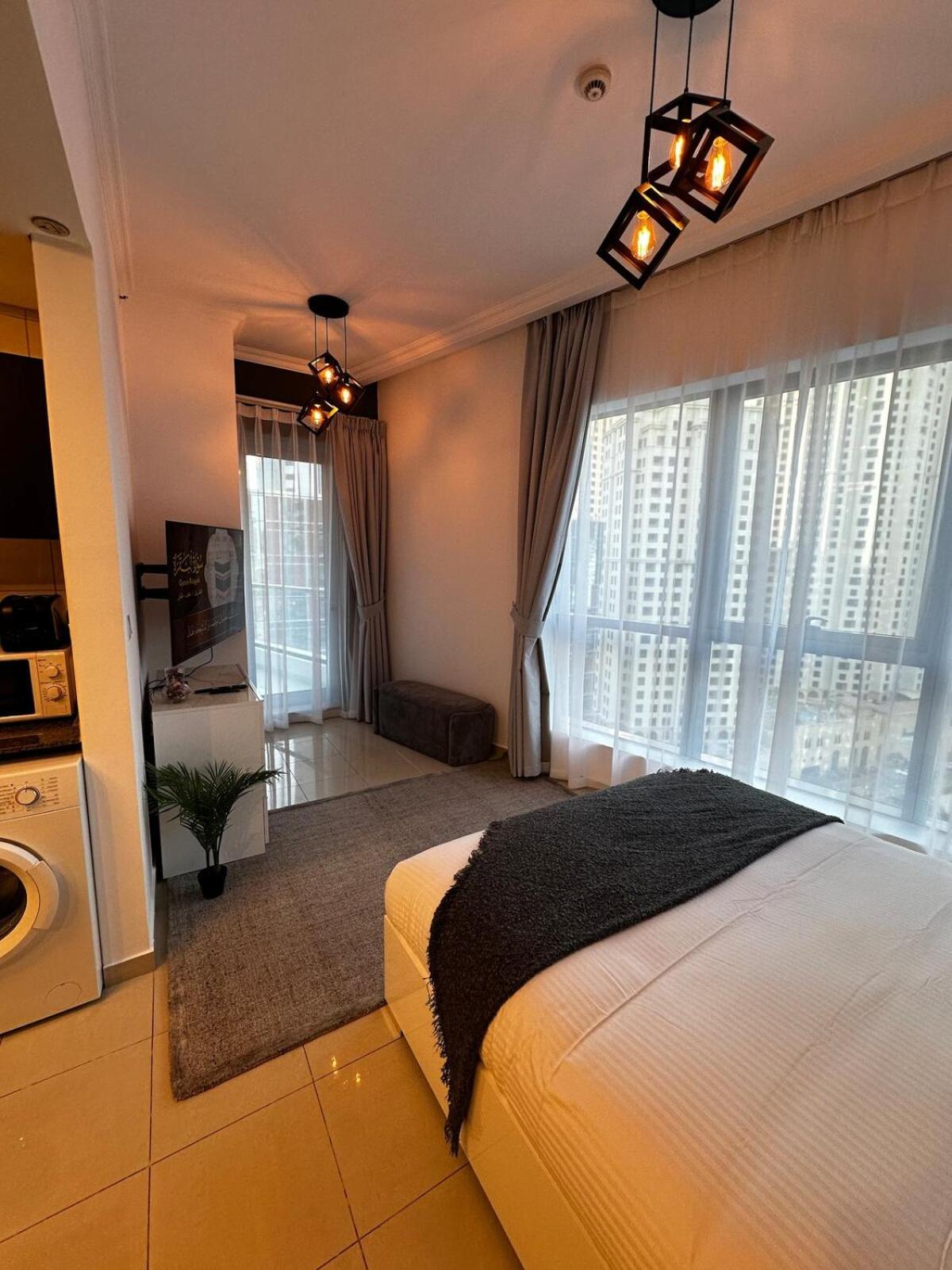Modern In Marina, Jbr *