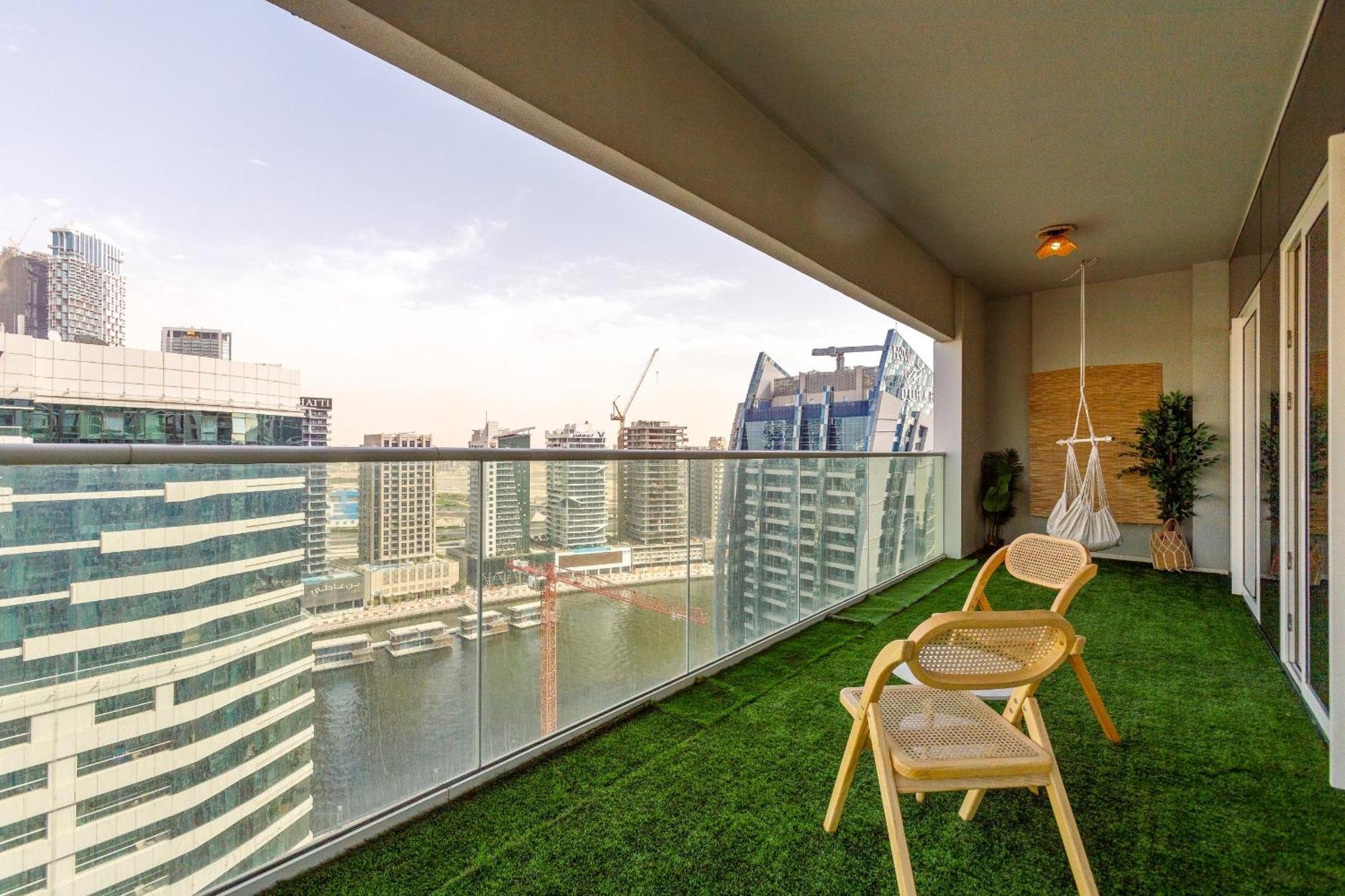 Apartment Boho 2bhk Near Mall With Nightlife Dubai