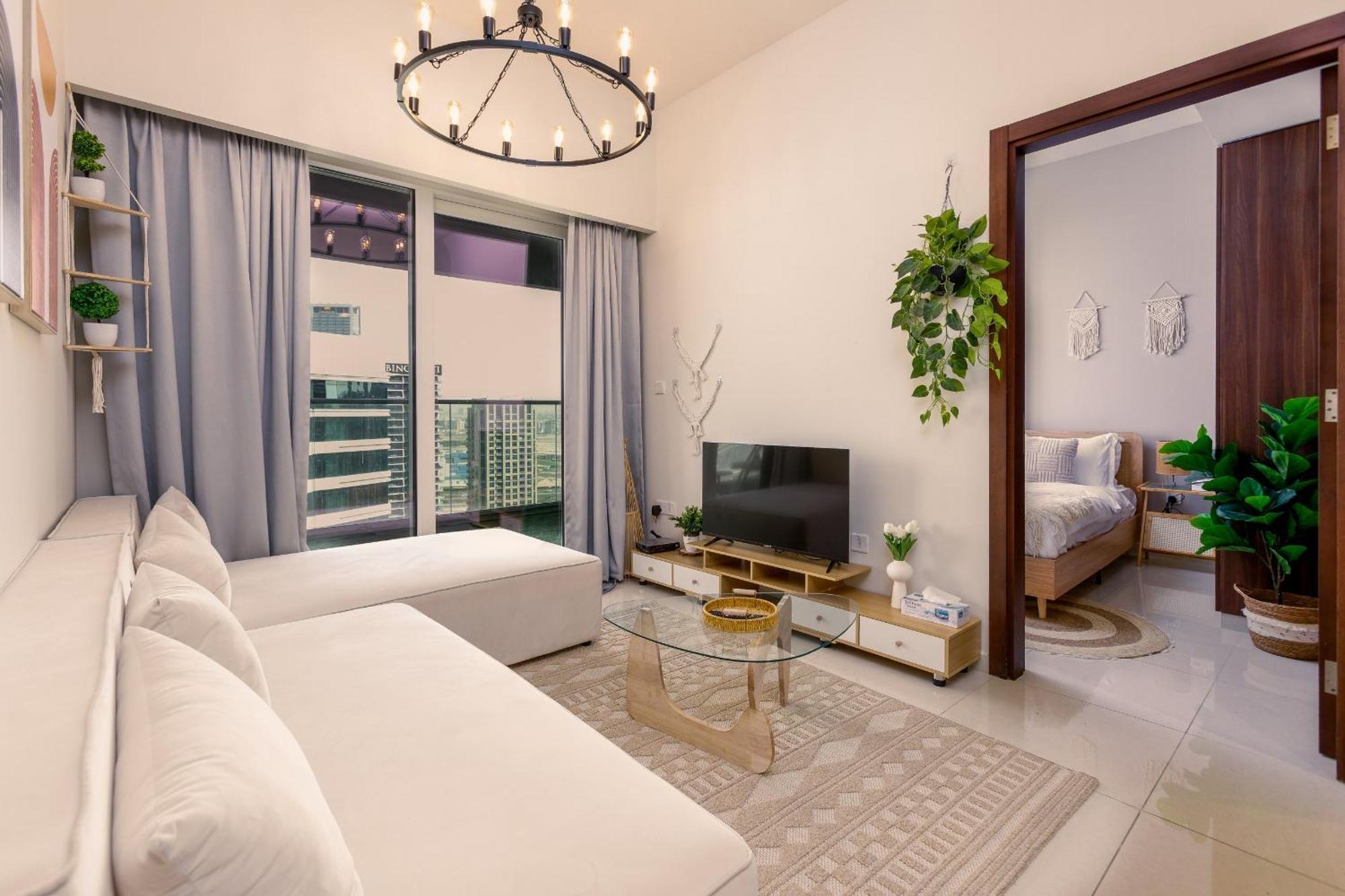 Boho 2bhk Near Mall With Nightlife Apartment *