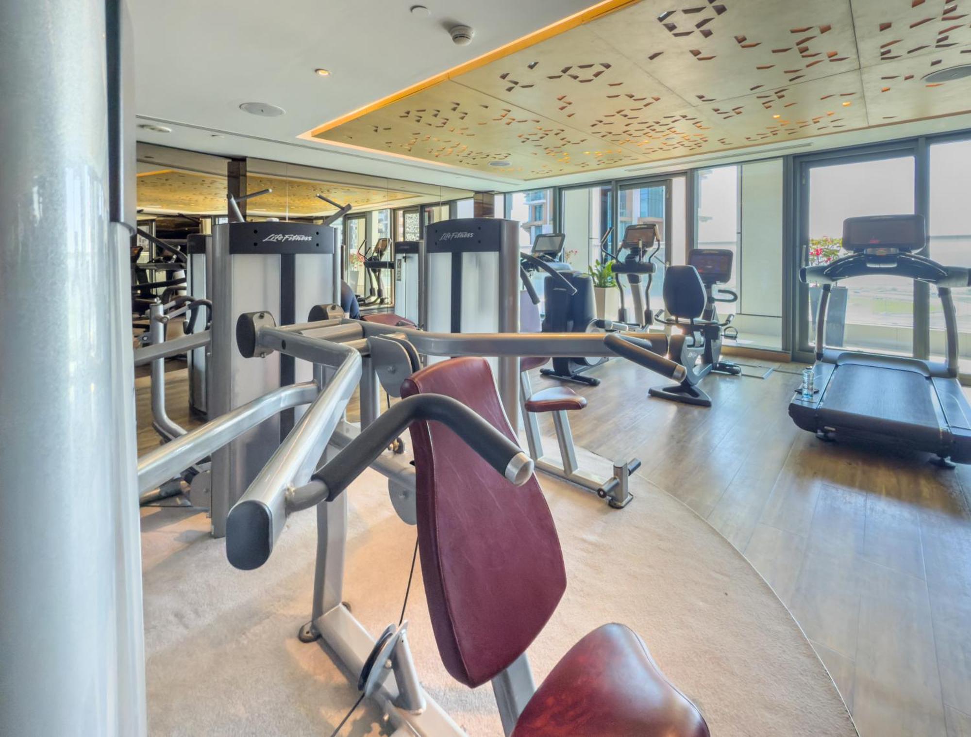 Luxury 2Br Paramount With Pool,Gym & Sauna Near Burj Khalifa Apartment