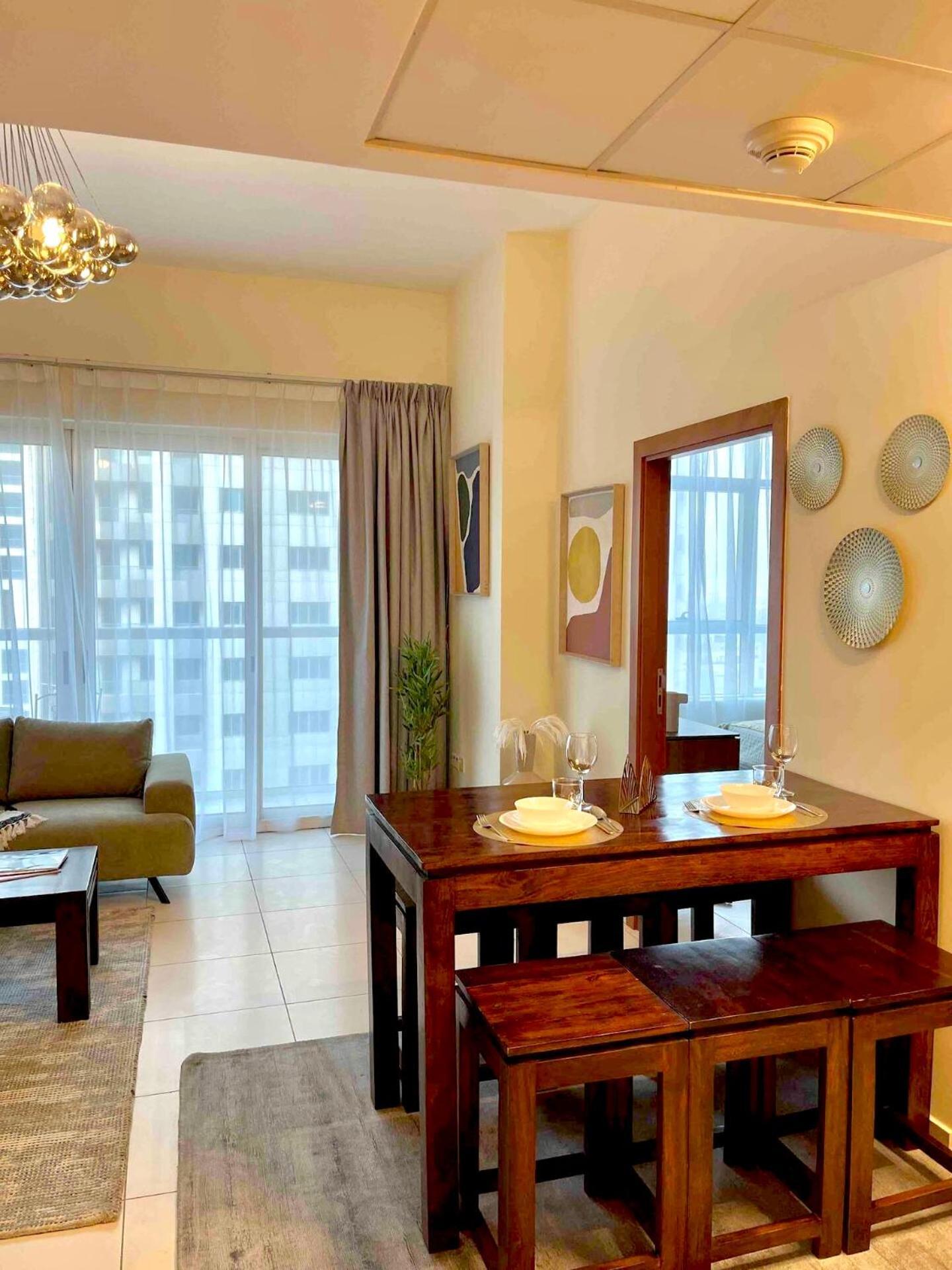 One Bedroom With Amazing Marina View Apartment