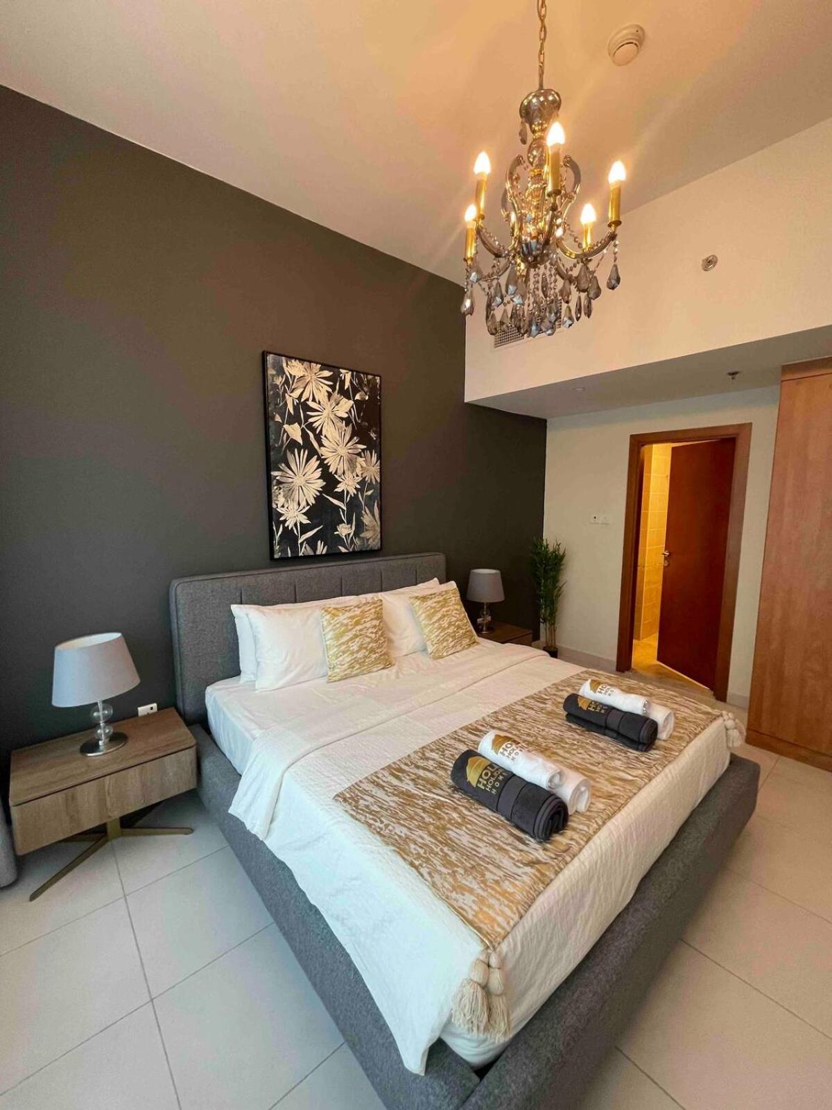 One Bedroom With Amazing Marina View *