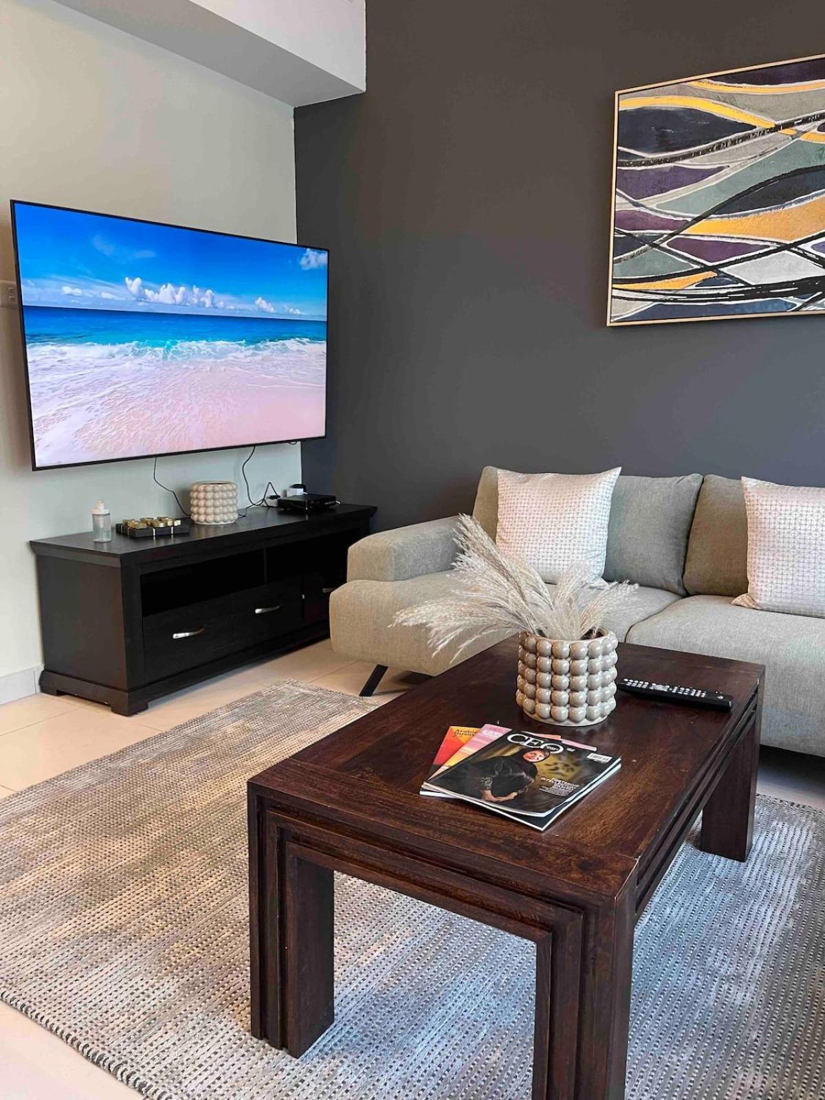Apartment One Bedroom With Amazing Marina View *