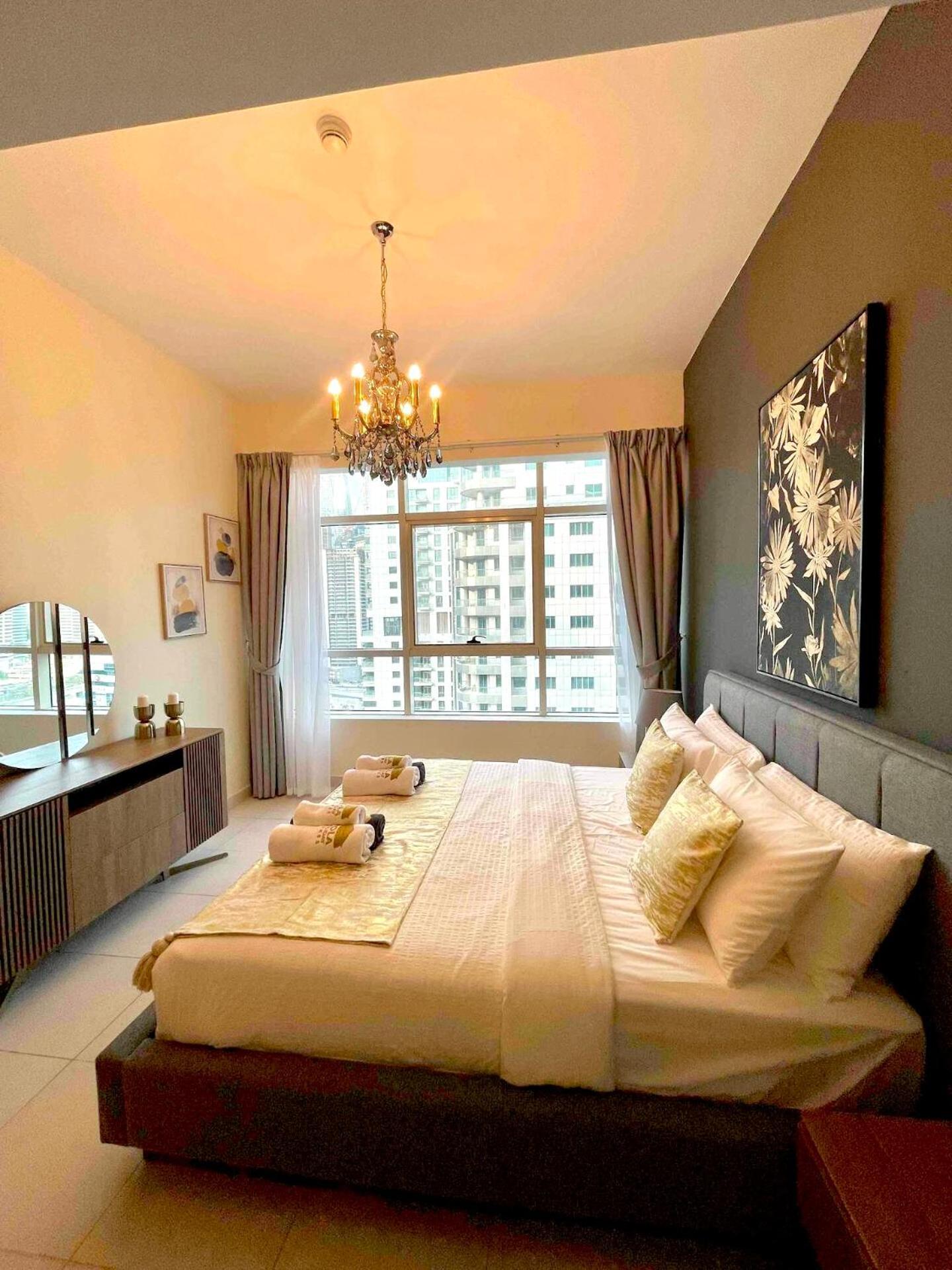 One Bedroom With Amazing Marina View *