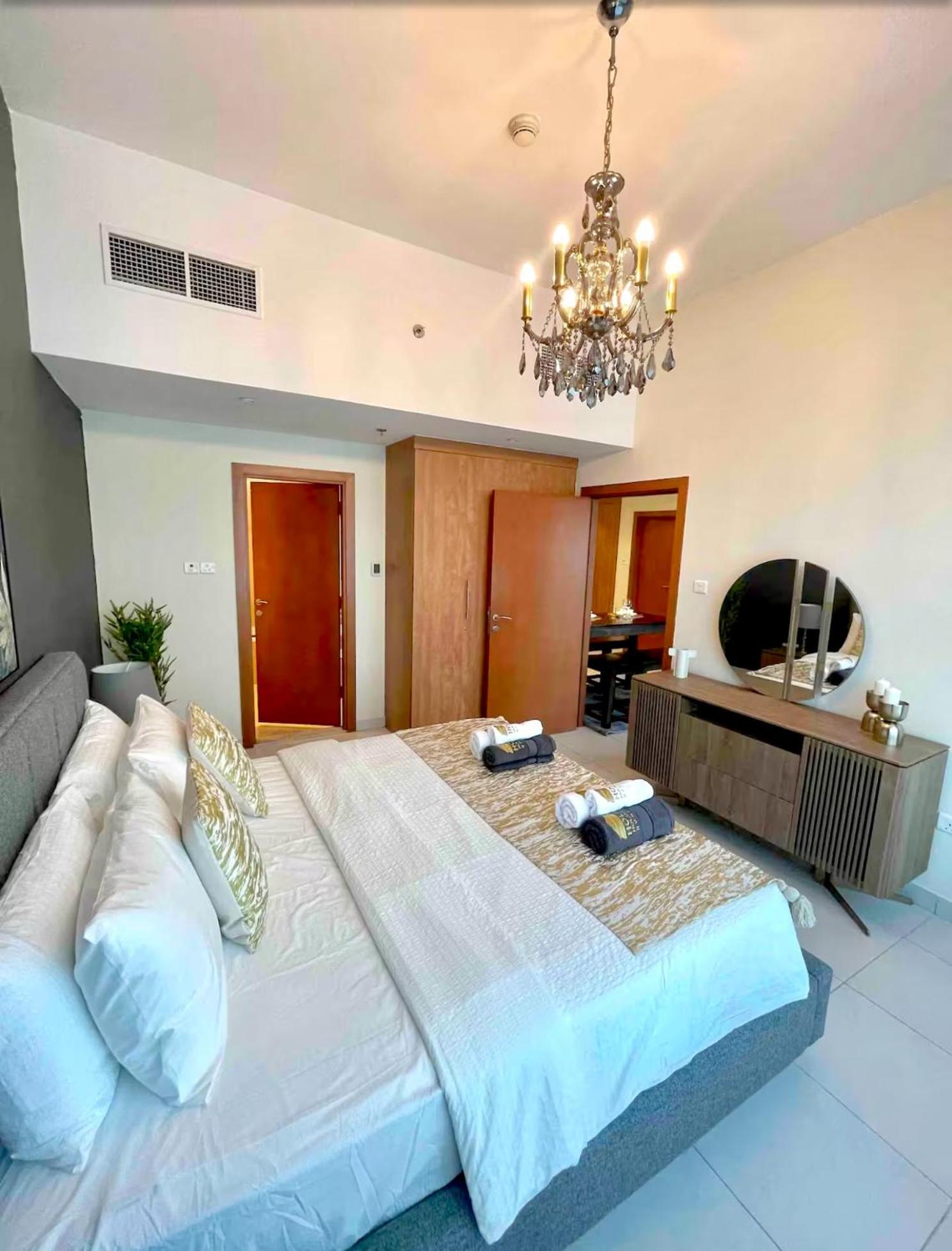 One Bedroom With Amazing Marina View *