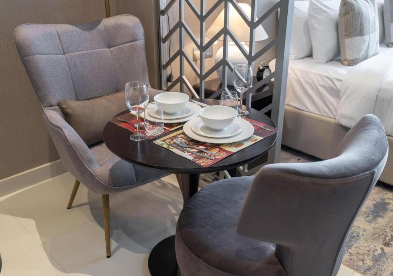 Bespoke Homes - Luxurious In Damac Maison Prive Apartment *