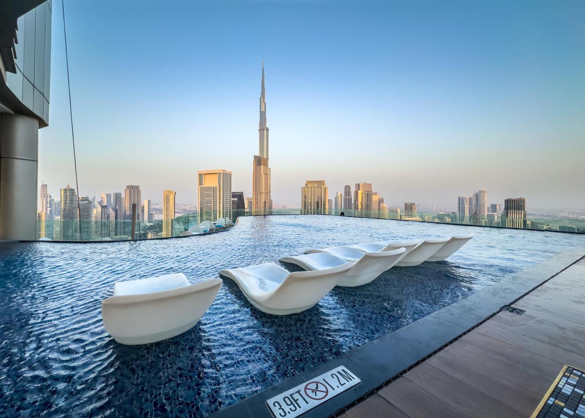Elite Rooftop Pool And Burj Khalifa Panorama Balcony 2br In Paramount Midtown Apartment Dubai