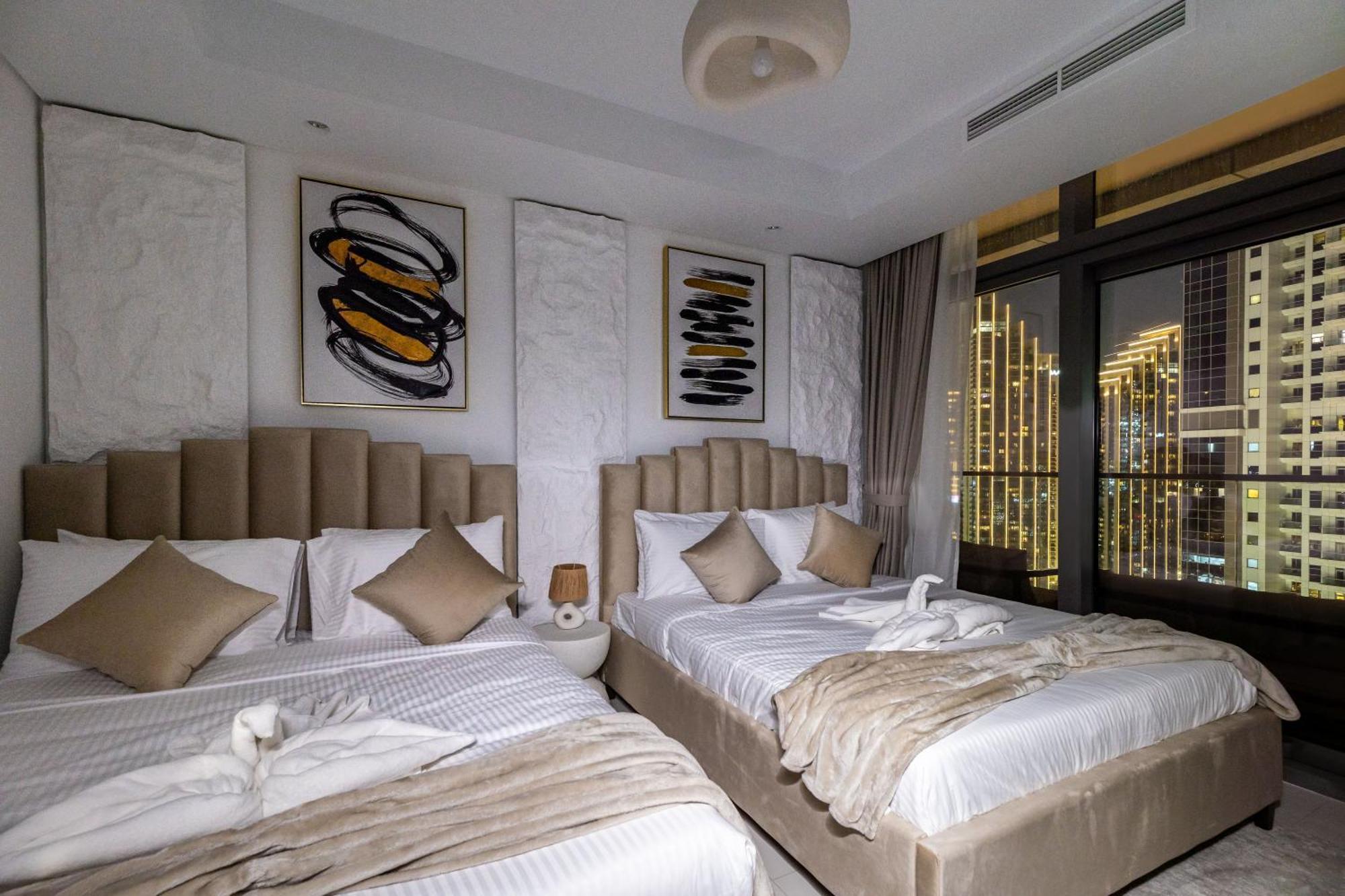 Apartment Elite Rooftop Pool And Burj Khalifa Panorama Balcony 2br In Paramount Midtown Dubai