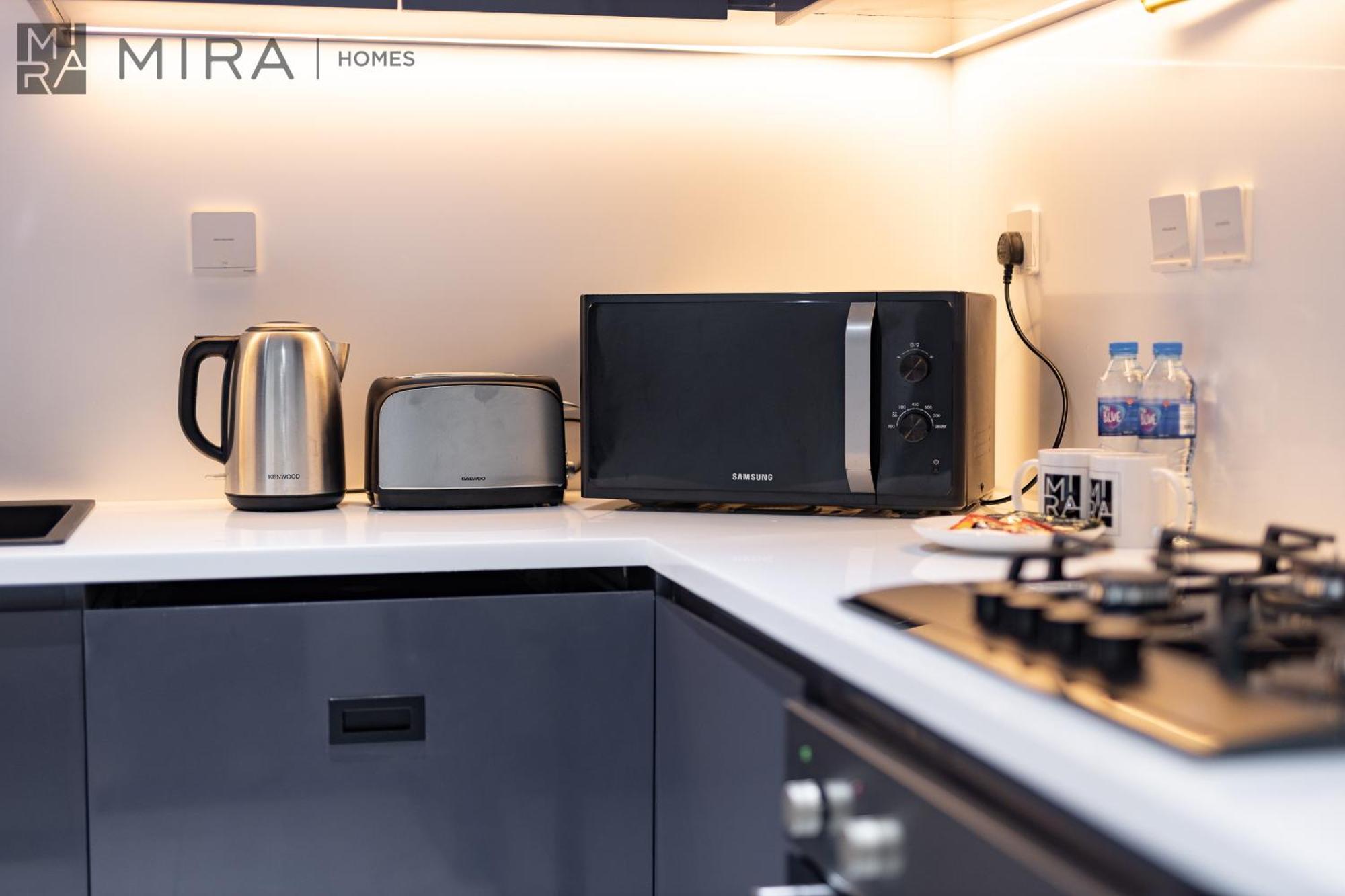 Mira Homes - Beautiful 2 Bedroom With Canal View In Business Bay