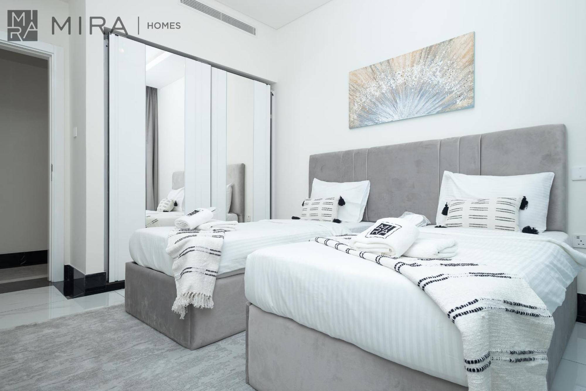 Mira Homes - Beautiful 2 Bedroom With Canal View In Business Bay Apartment *