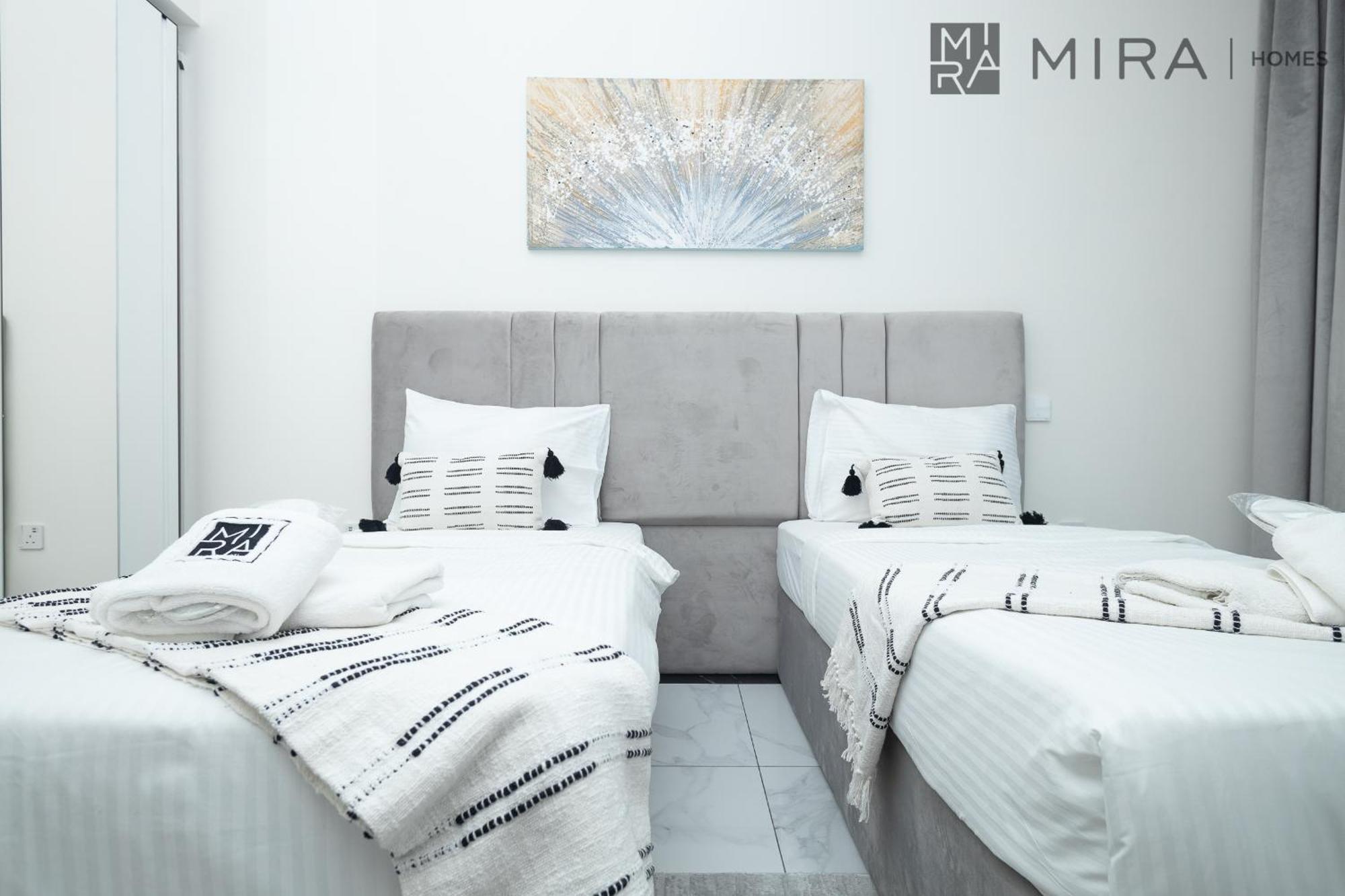 Mira Homes - Beautiful 2 Bedroom With Canal View In Business Bay Apartment *