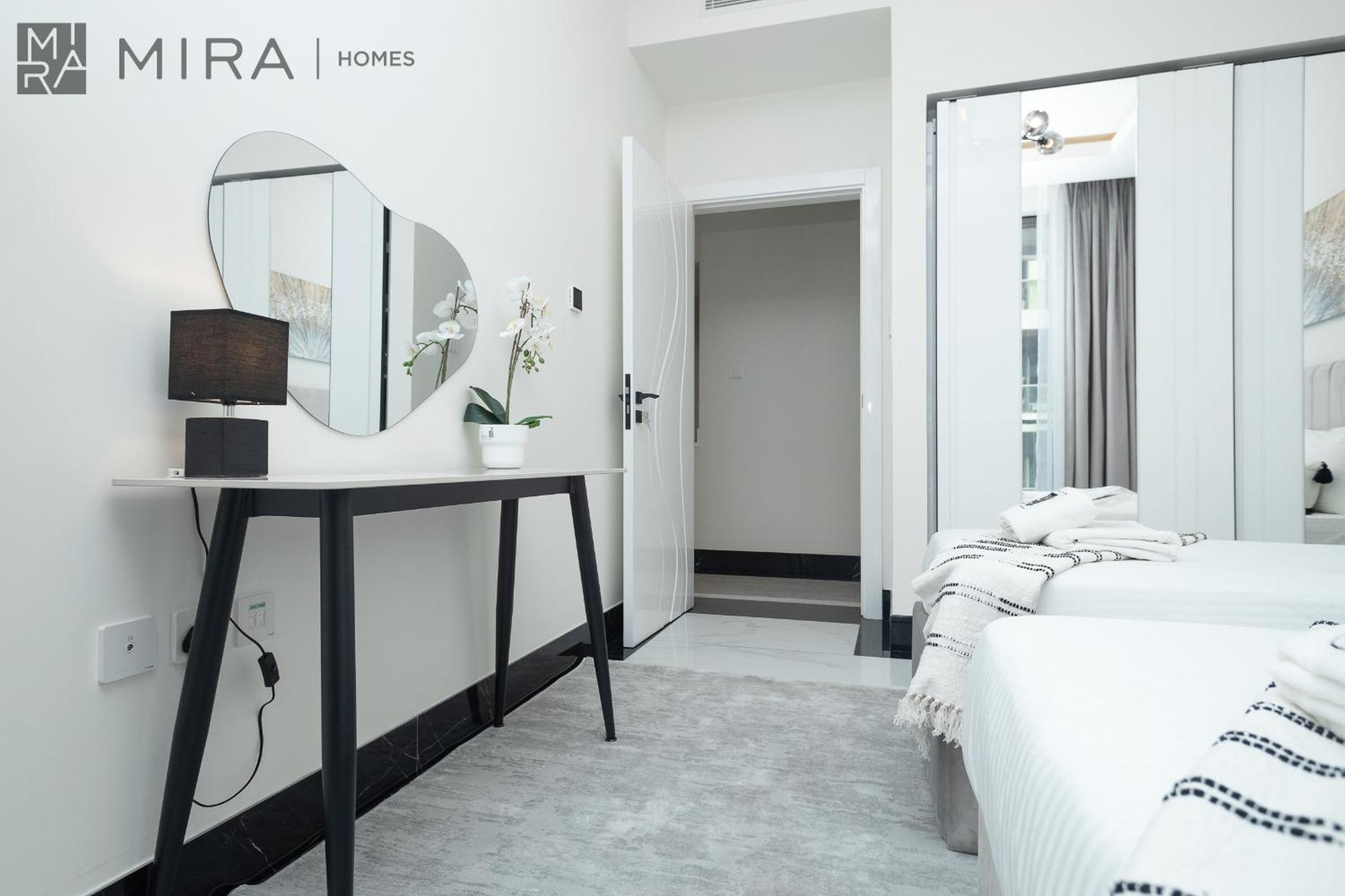 Mira Homes - Beautiful 2 Bedroom With Canal View In Business Bay Apartment Dubai