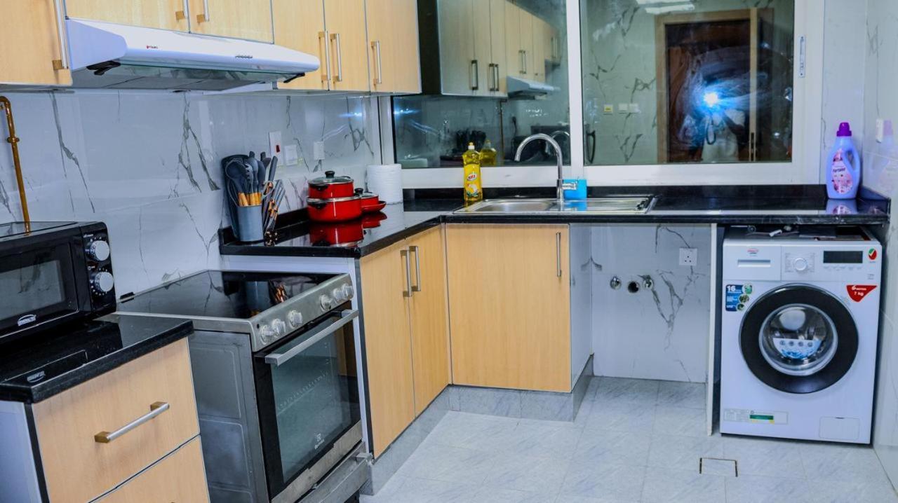 Cozy-3bhk-apartment *