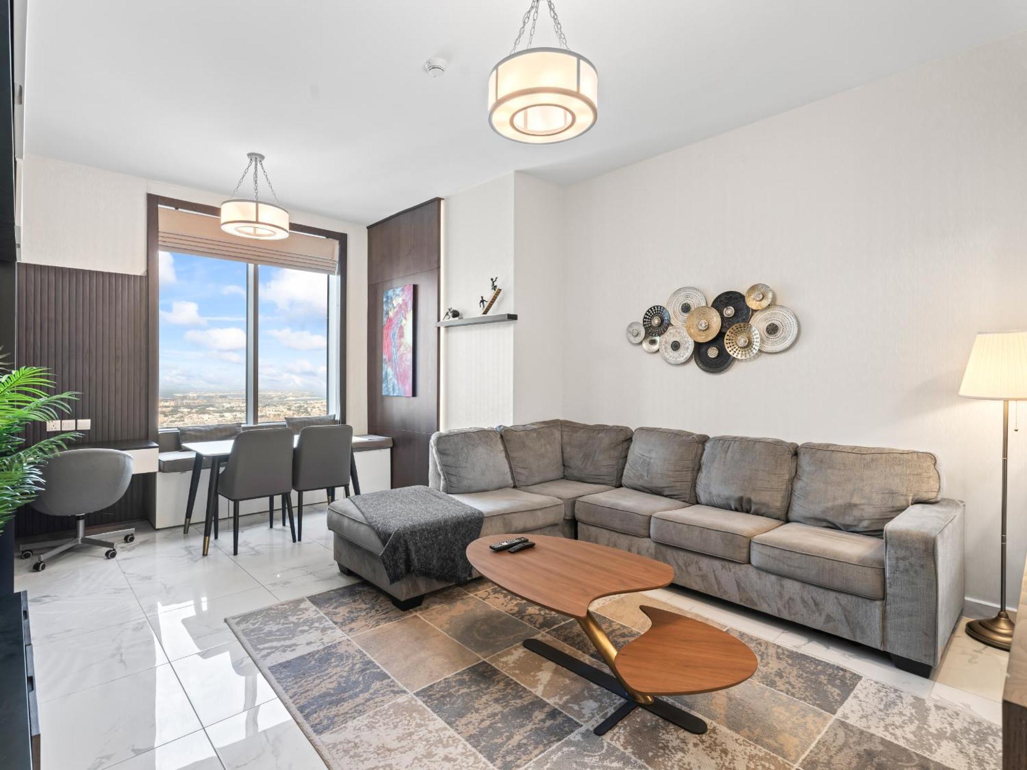 Elegant 1-bdr Retreat With Stunning Views -noura Tower 37 Apartment