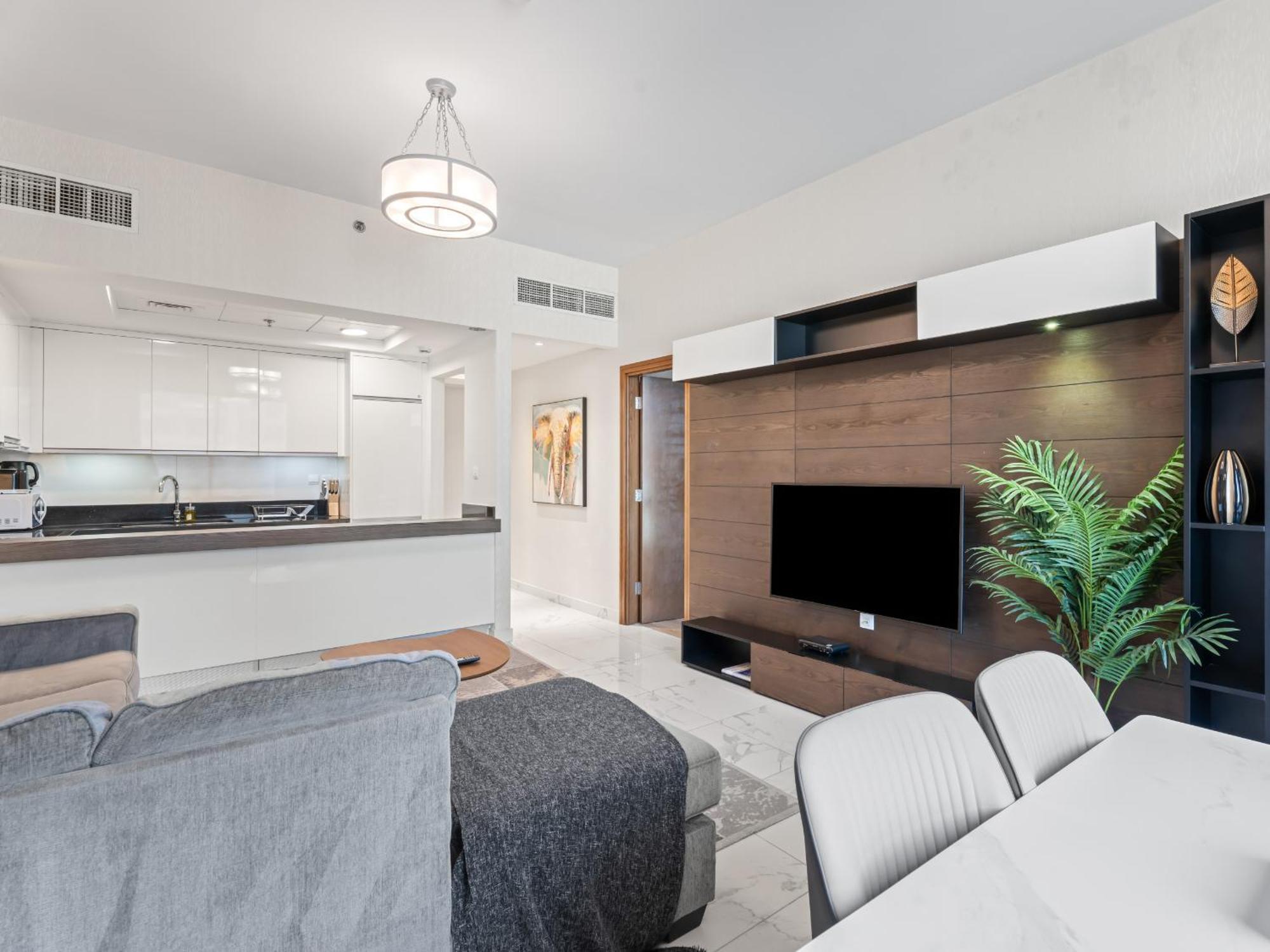 Elegant 1-bdr Retreat With Stunning Views -noura Tower 37