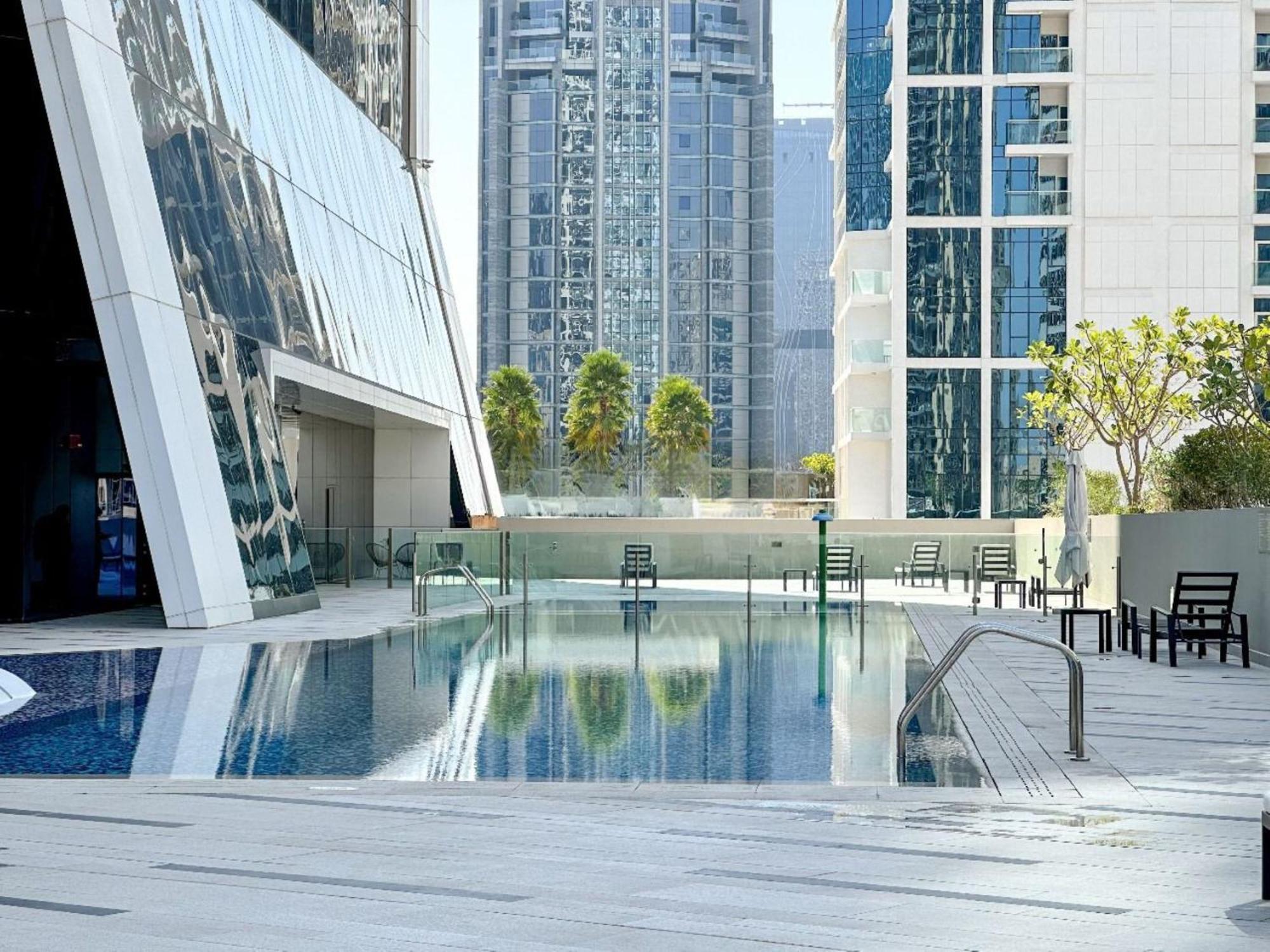 Soothing Getaway In Marquise Square -business Bay Apartment