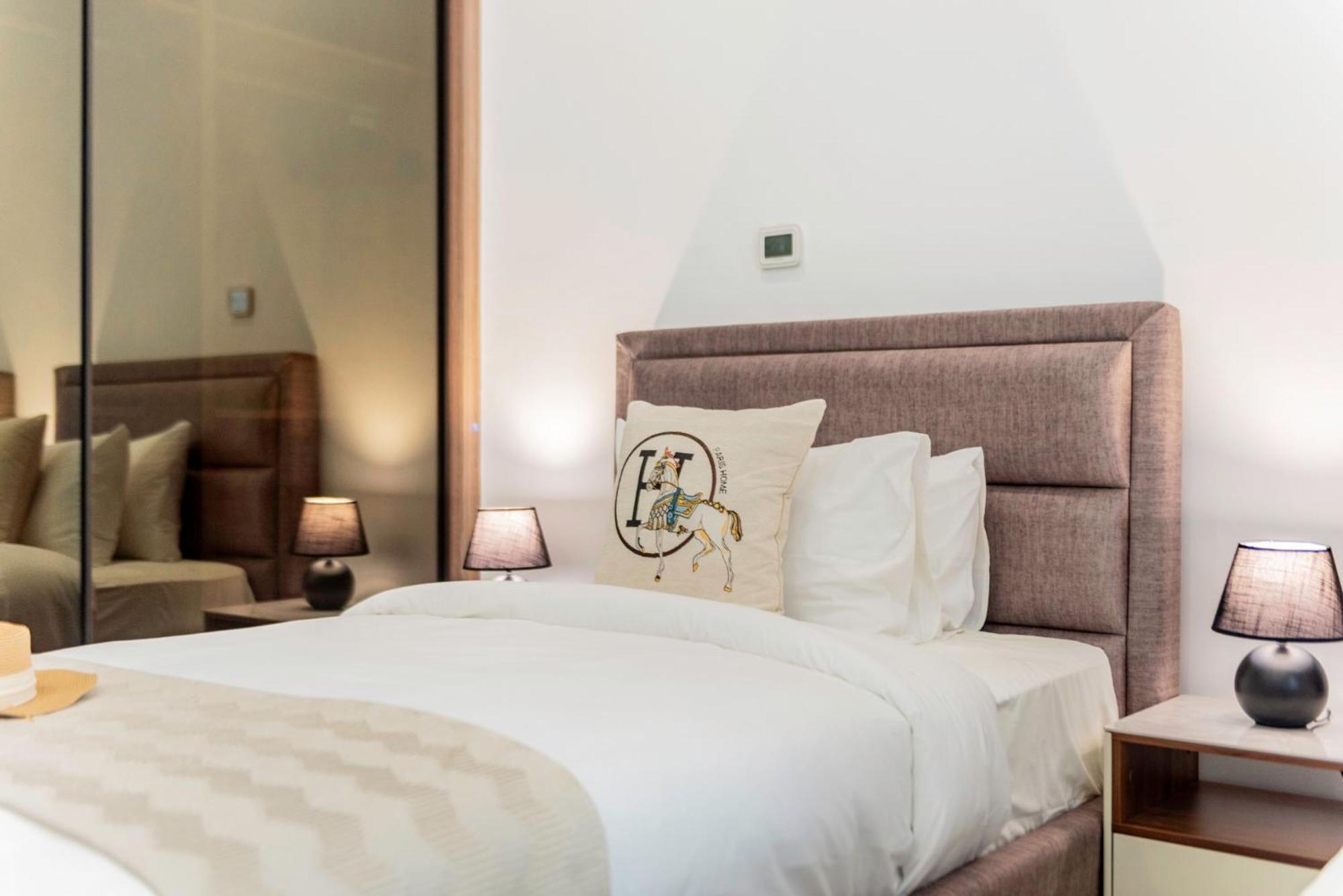 Brand New Luxurious 2 Bdr With Marina Views And Jbr I Rimal 1 Apartment *