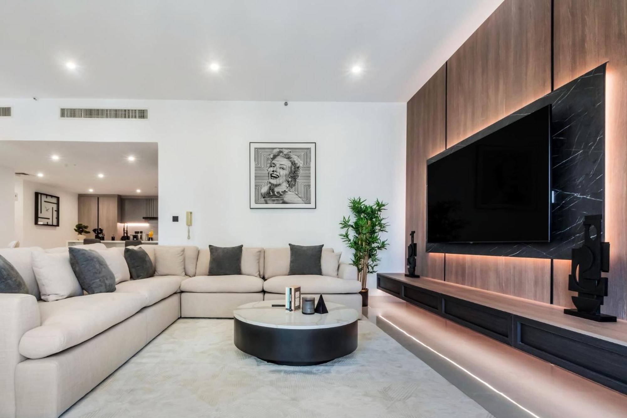 Brand New Luxurious 2 Bdr With Marina Views And Jbr I Rimal 1 Dubai