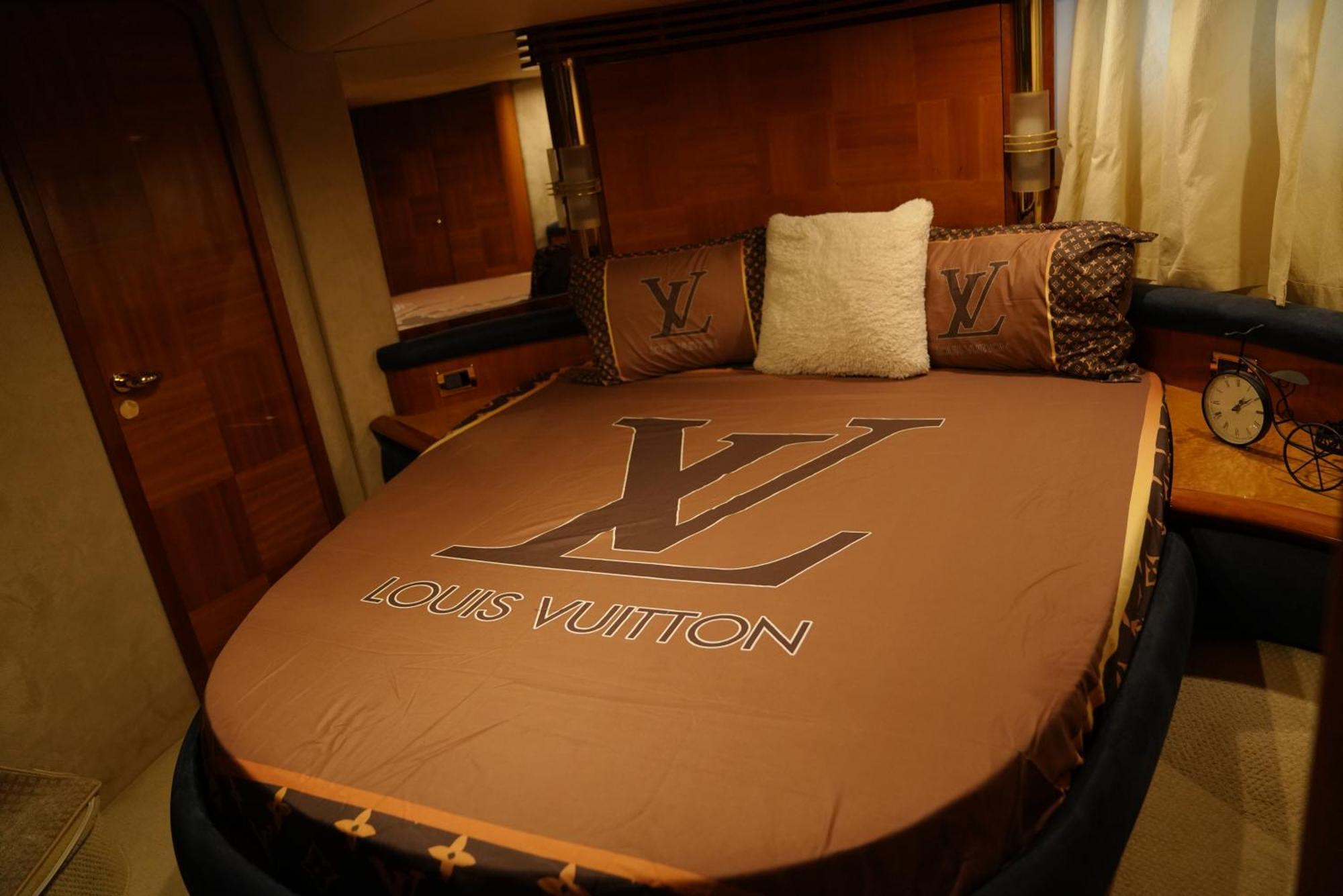 Botel Ziyana Yachts *
